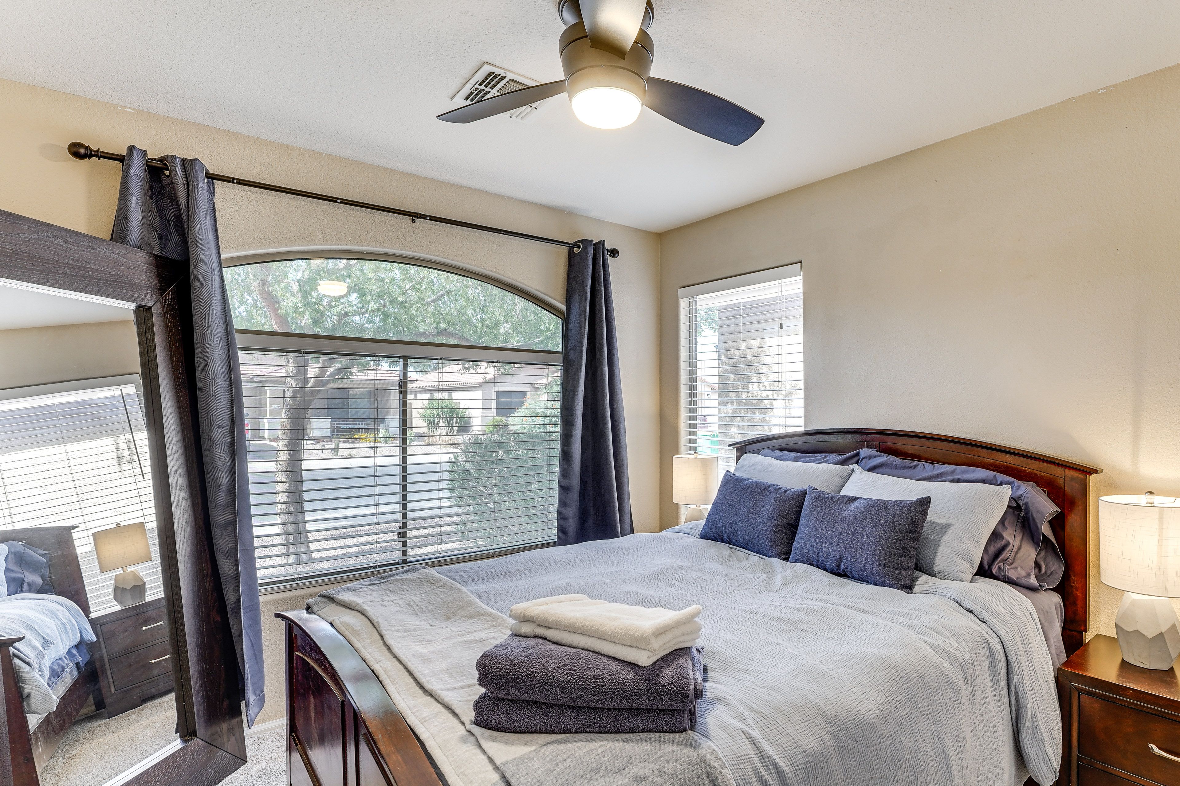 Bedroom 3 | Queen Bed