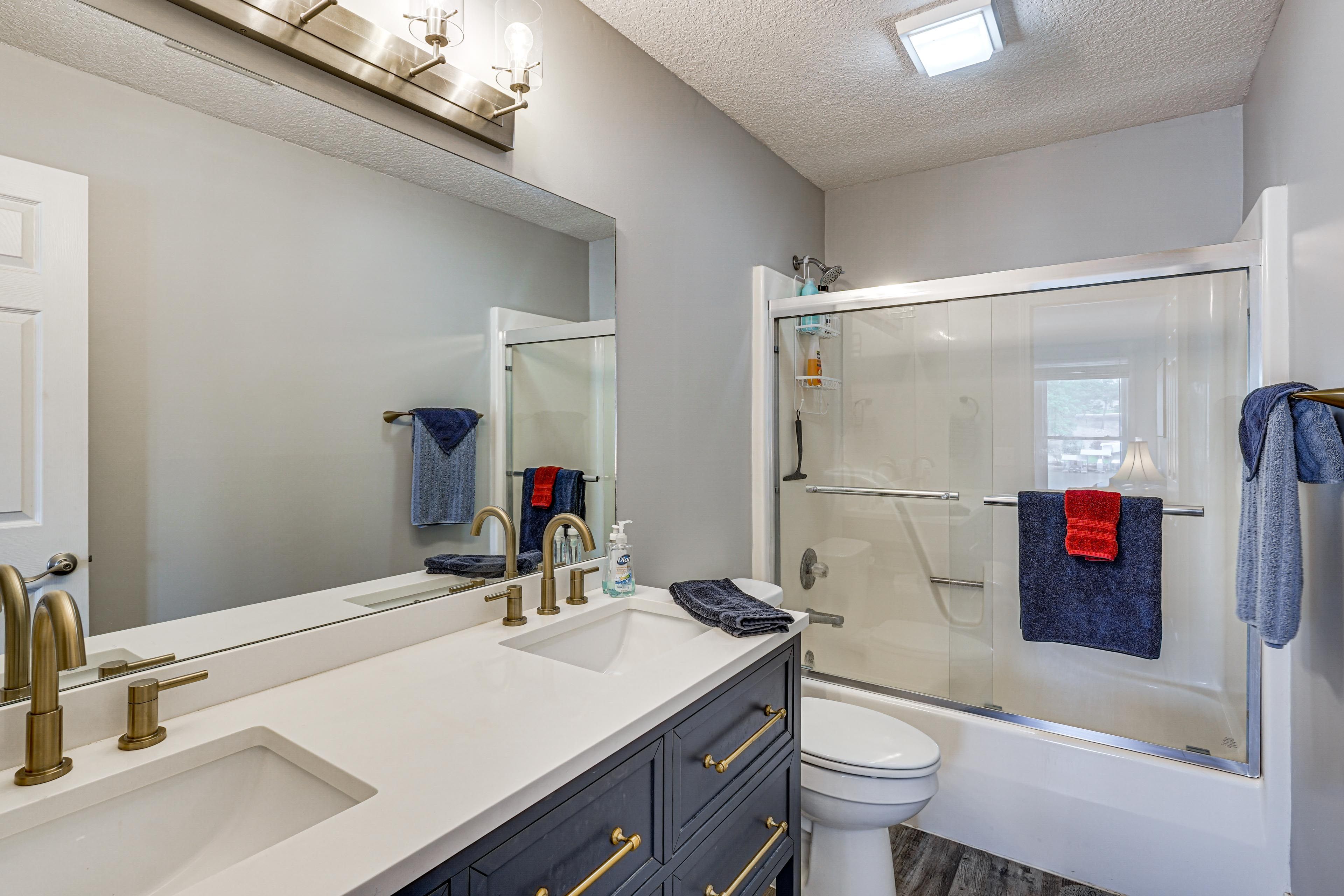 Full Bathroom