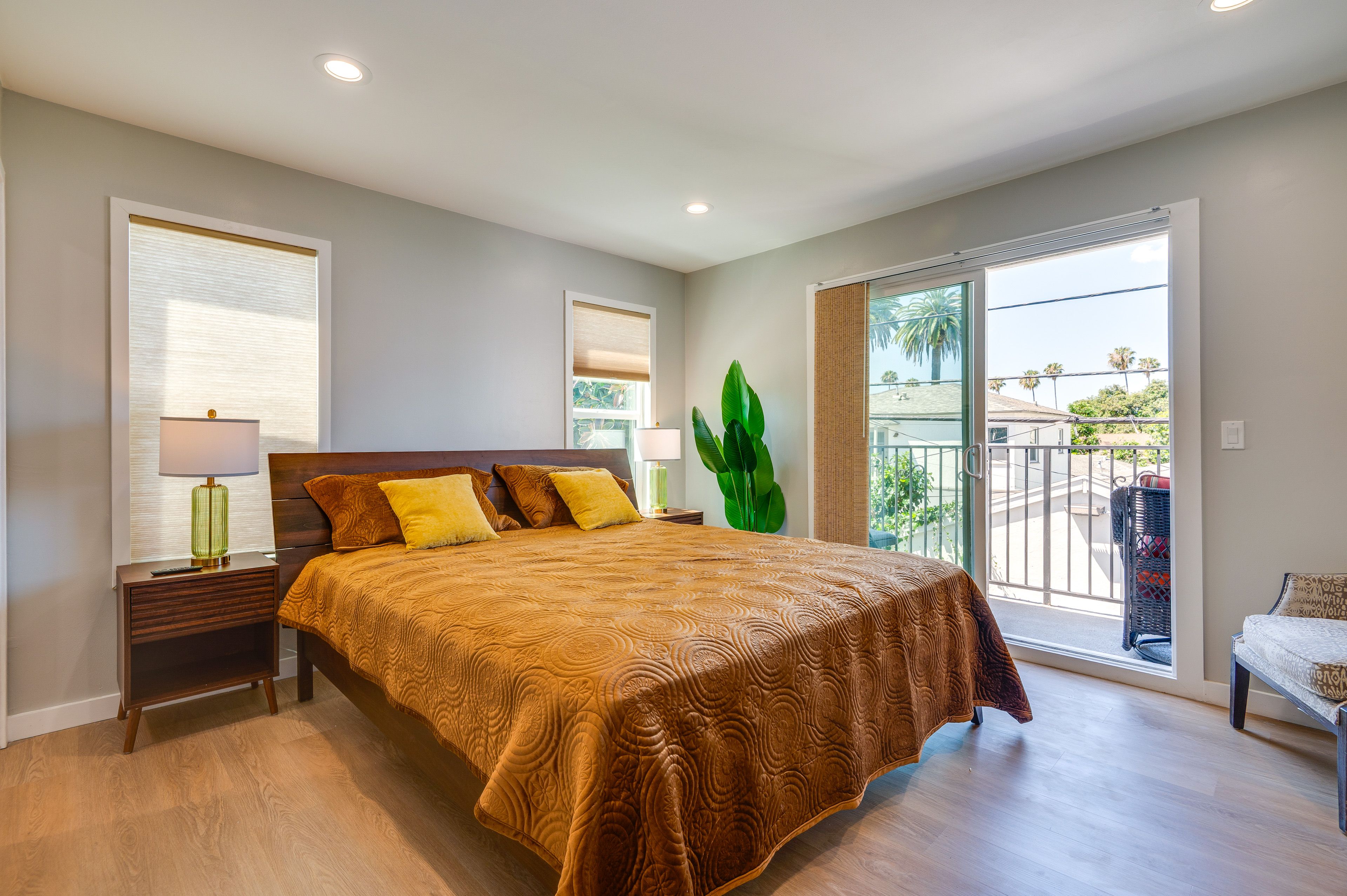 Bedroom 1 | King Bed | Smart TV | 2nd Floor