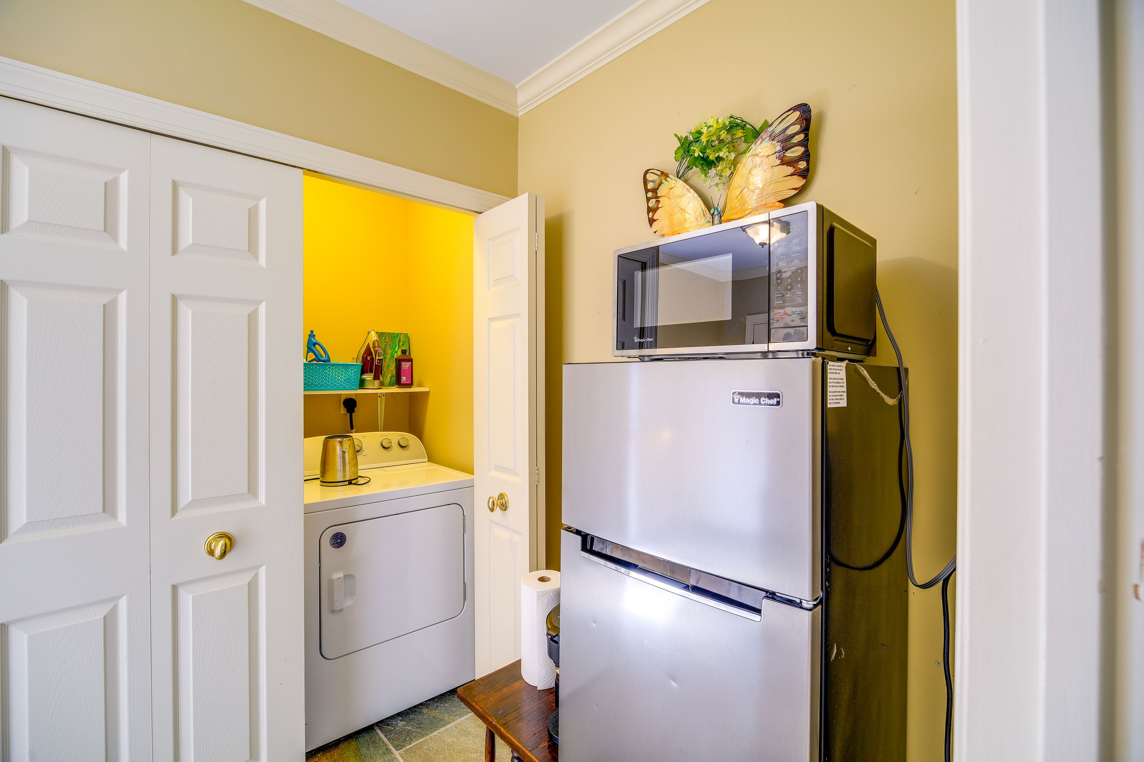 Laundry & Kitchenette