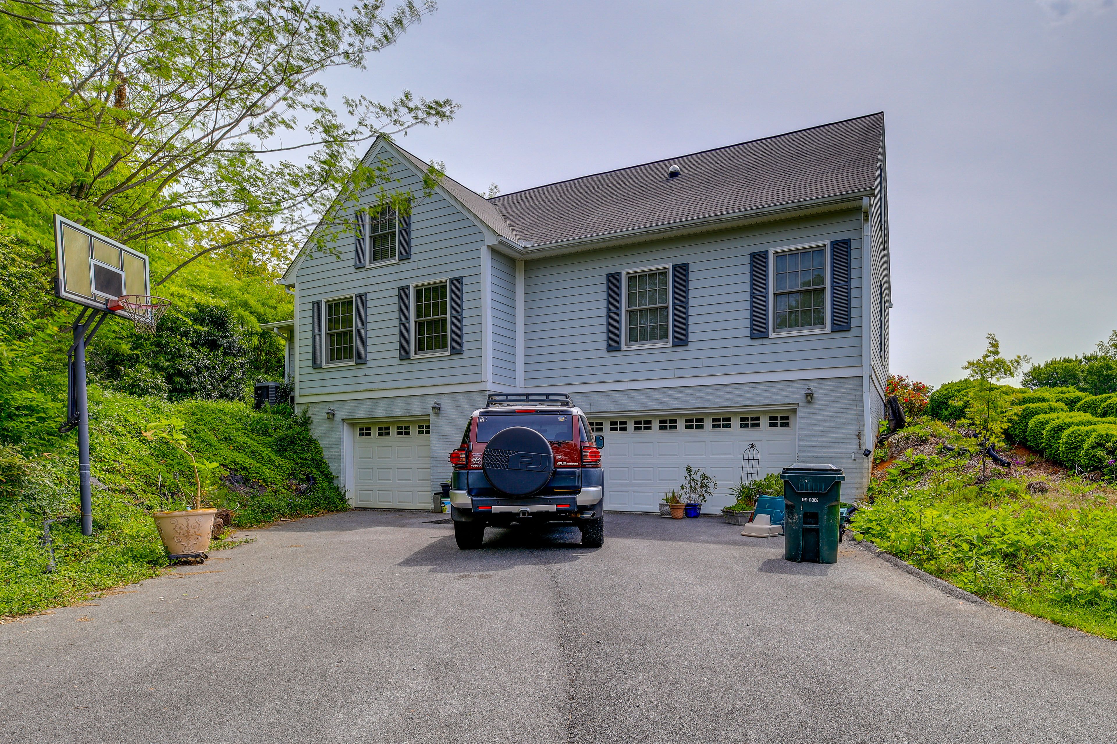 Shared Driveway (2 Vehicles)