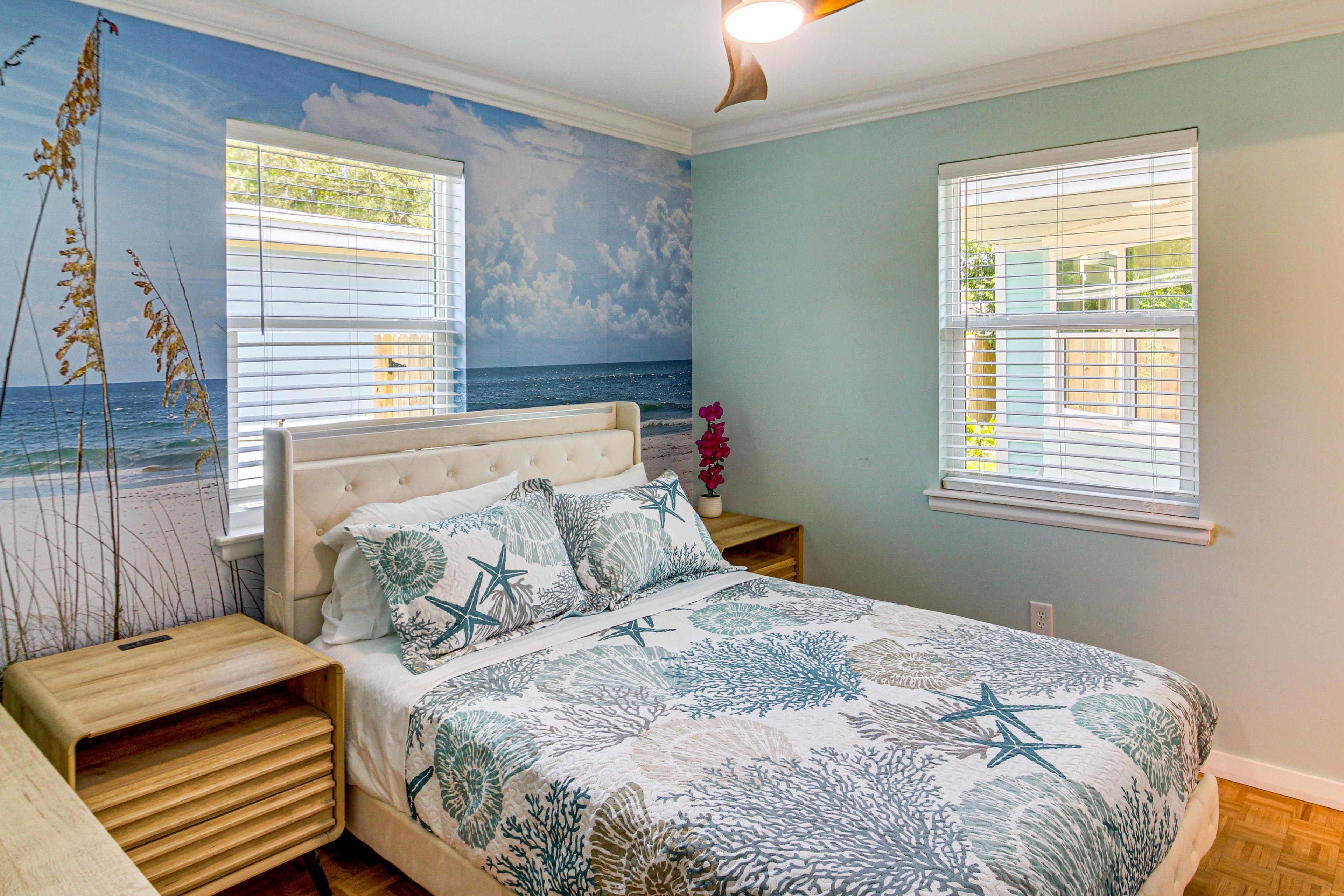 Bedroom 1 | Queen Bed