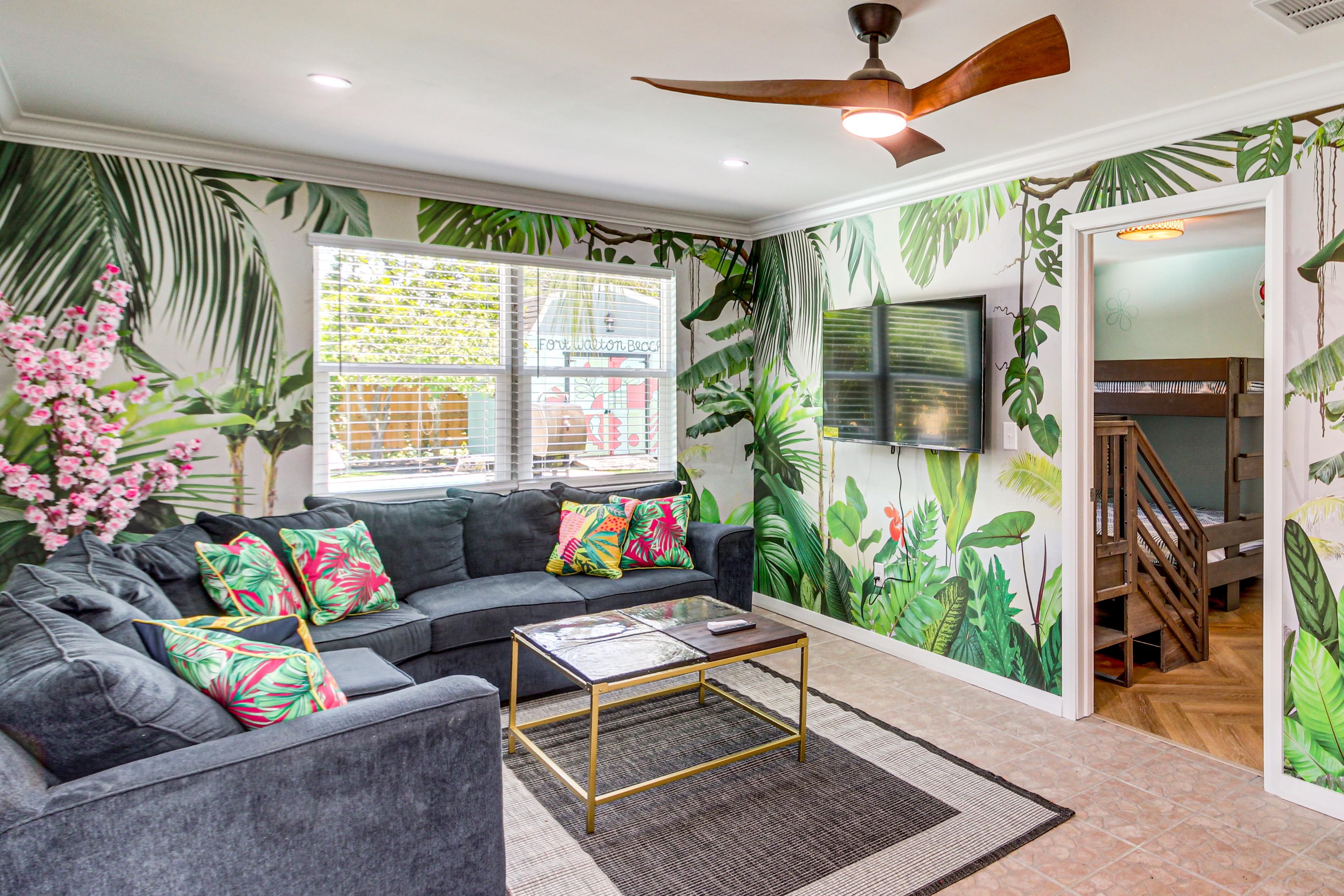 Family Room | Smart TV