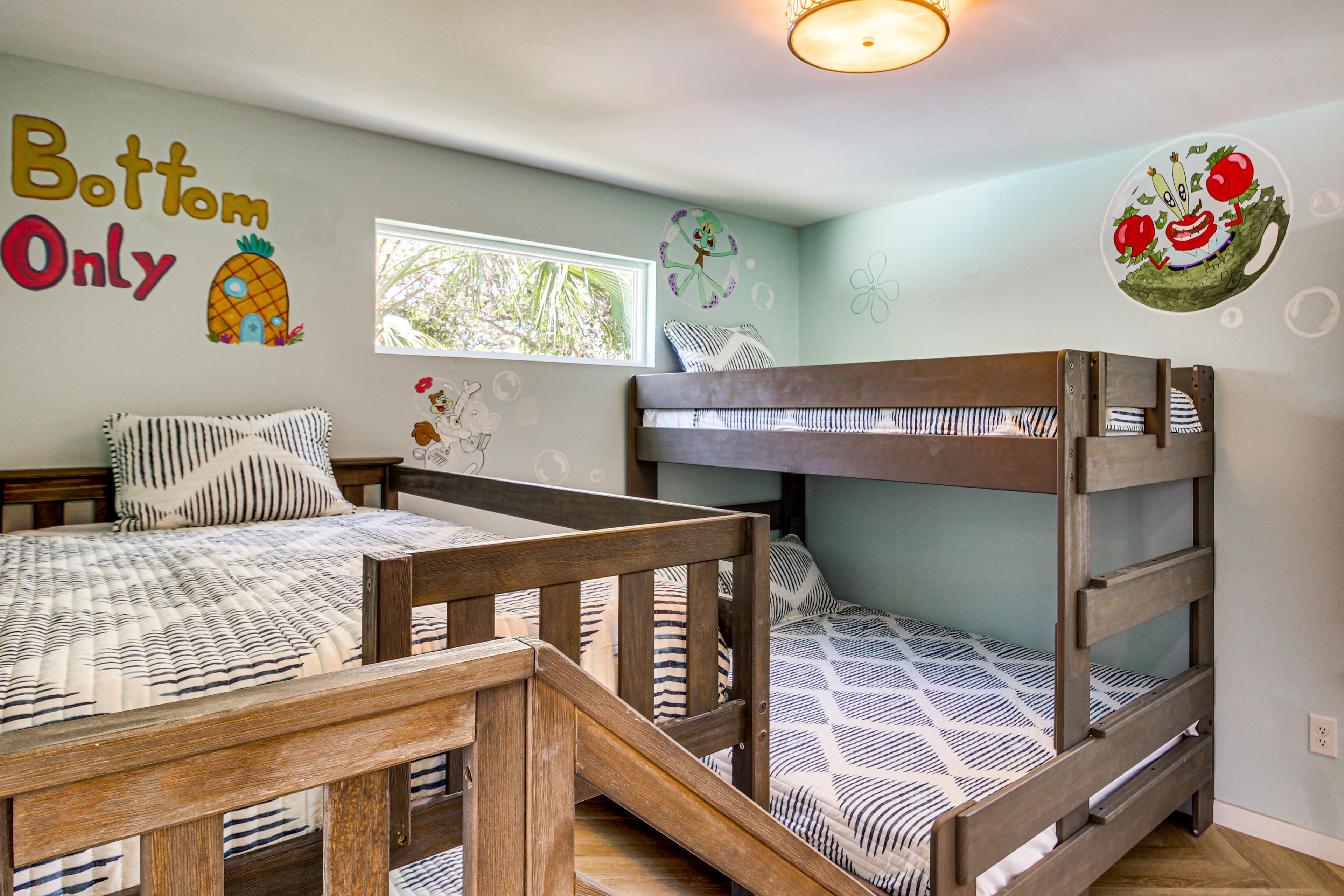 Bedroom 4 | Twin Bunk Bed | Twin XL/Queen Bunk Bed