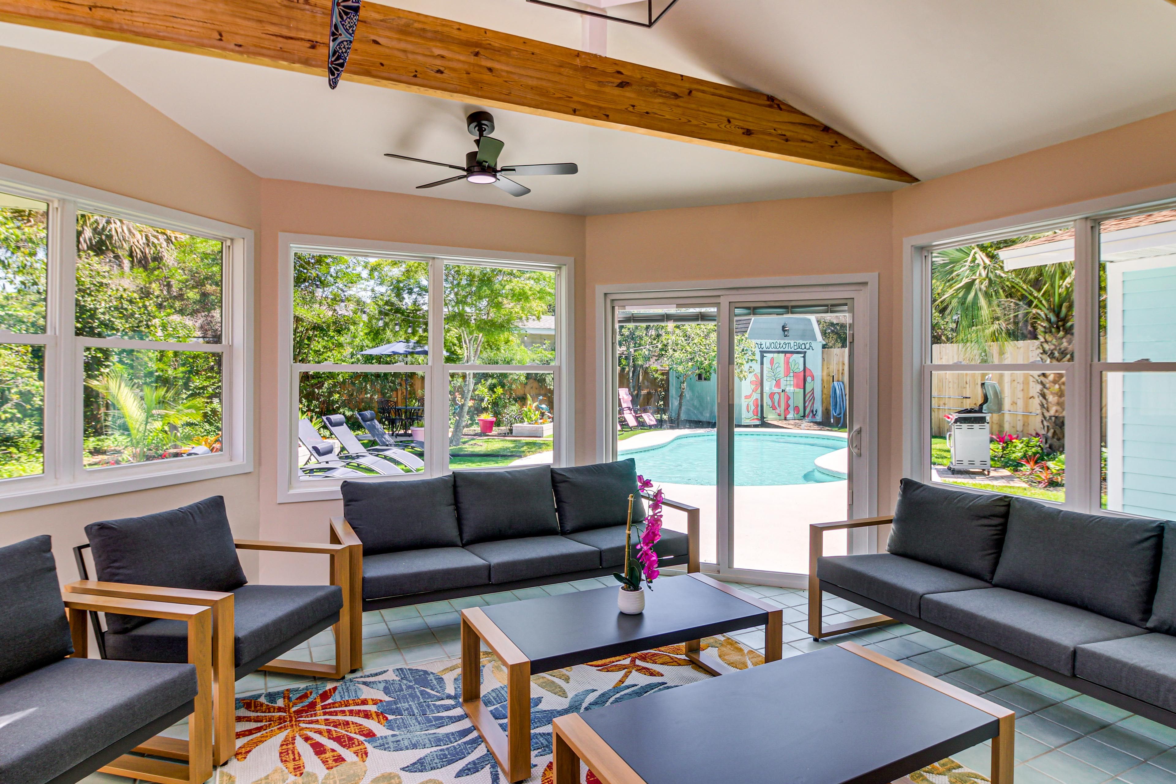 Enclosed Gazebo | Smart TV | Wine Cooler
