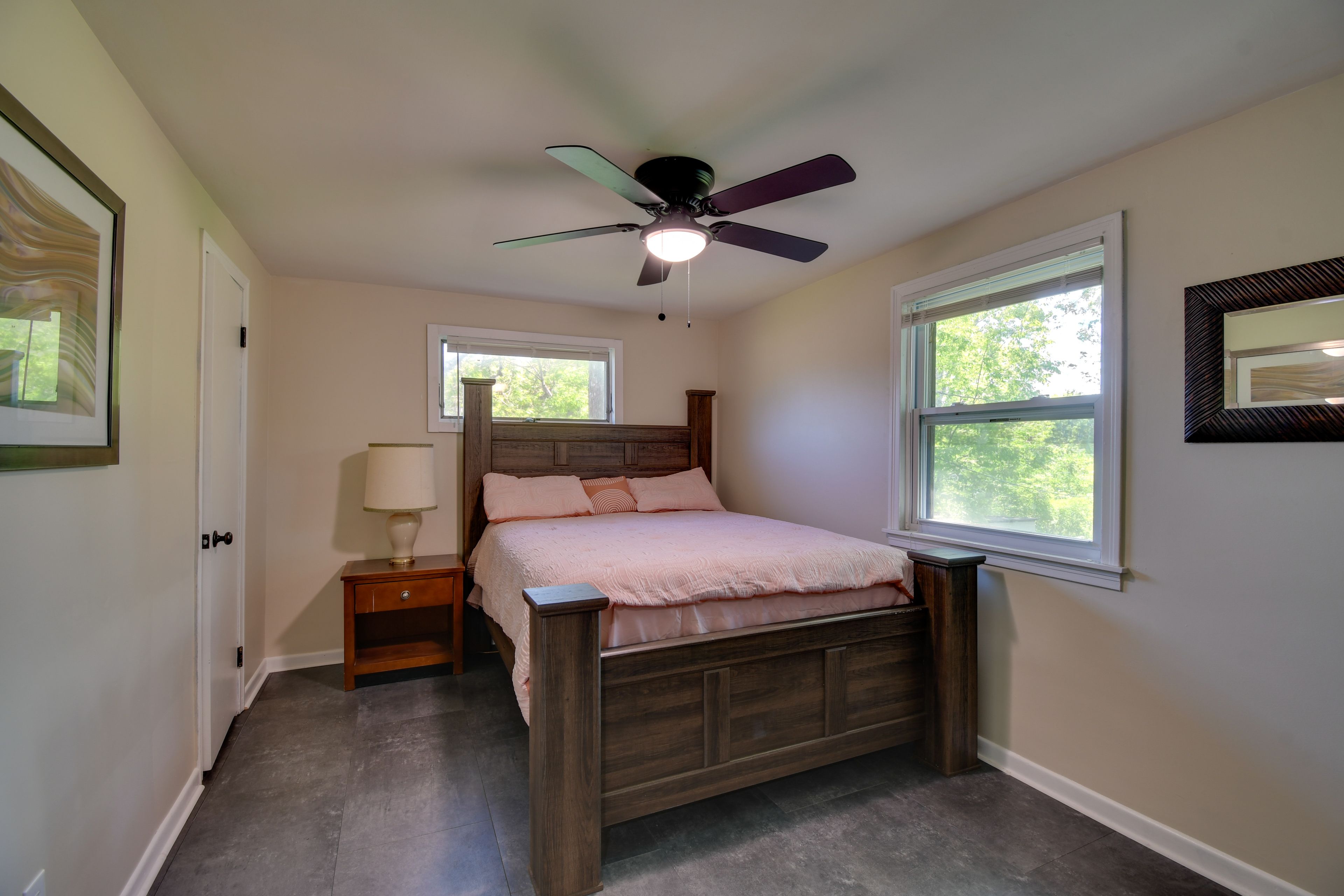 Bedroom 1 | Queen Bed