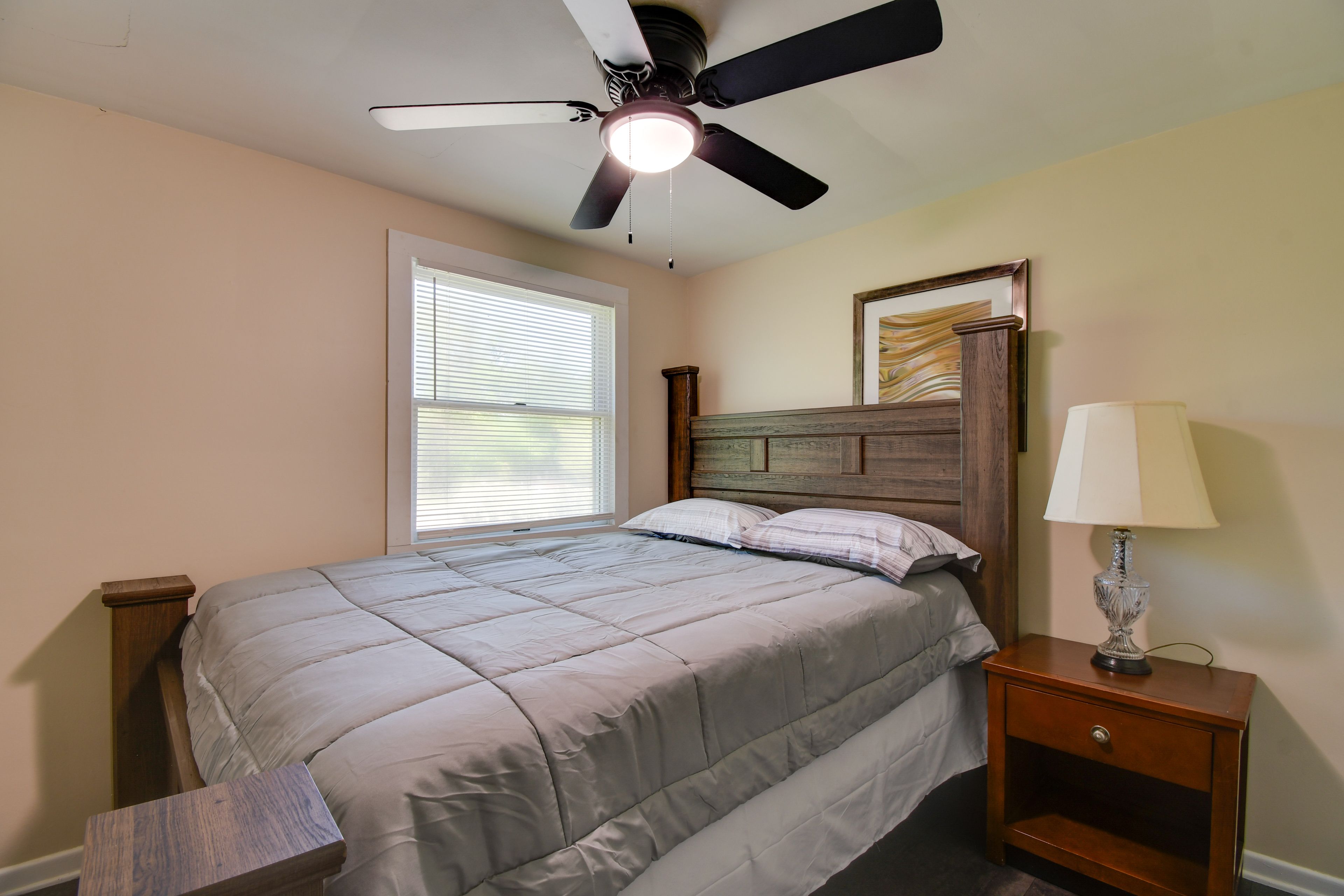 Bedroom 3 | Queen Bed