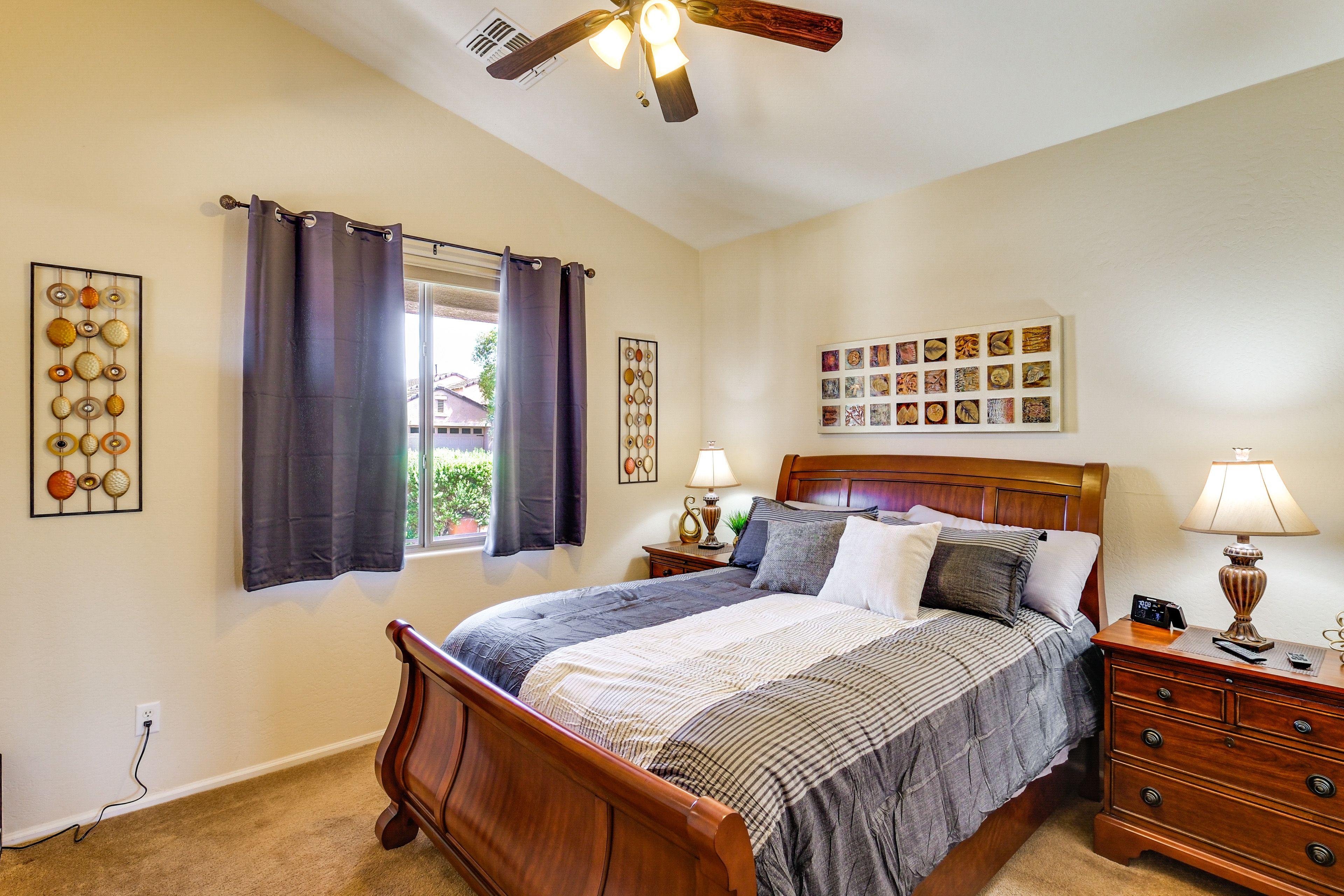 Bedroom 1 | Queen Bed | 1st Floor