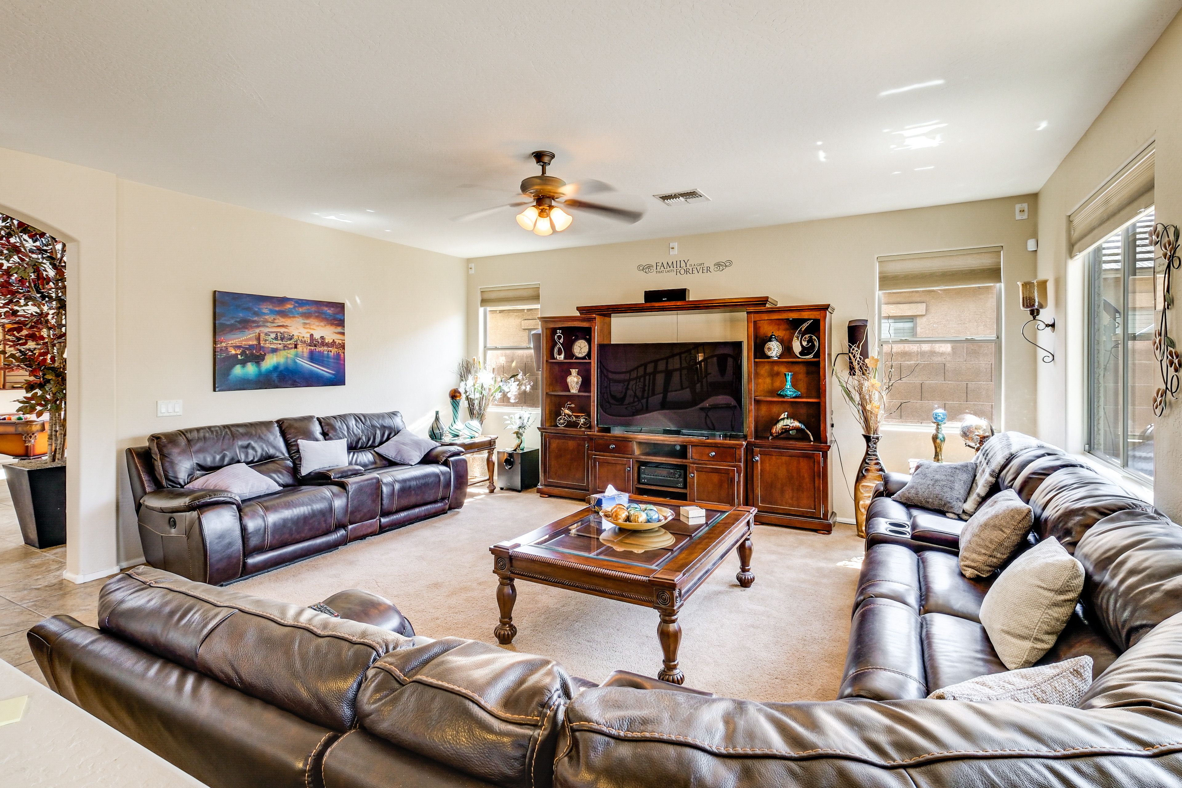 Living Room | Central Heating & A/C | Free WiFi