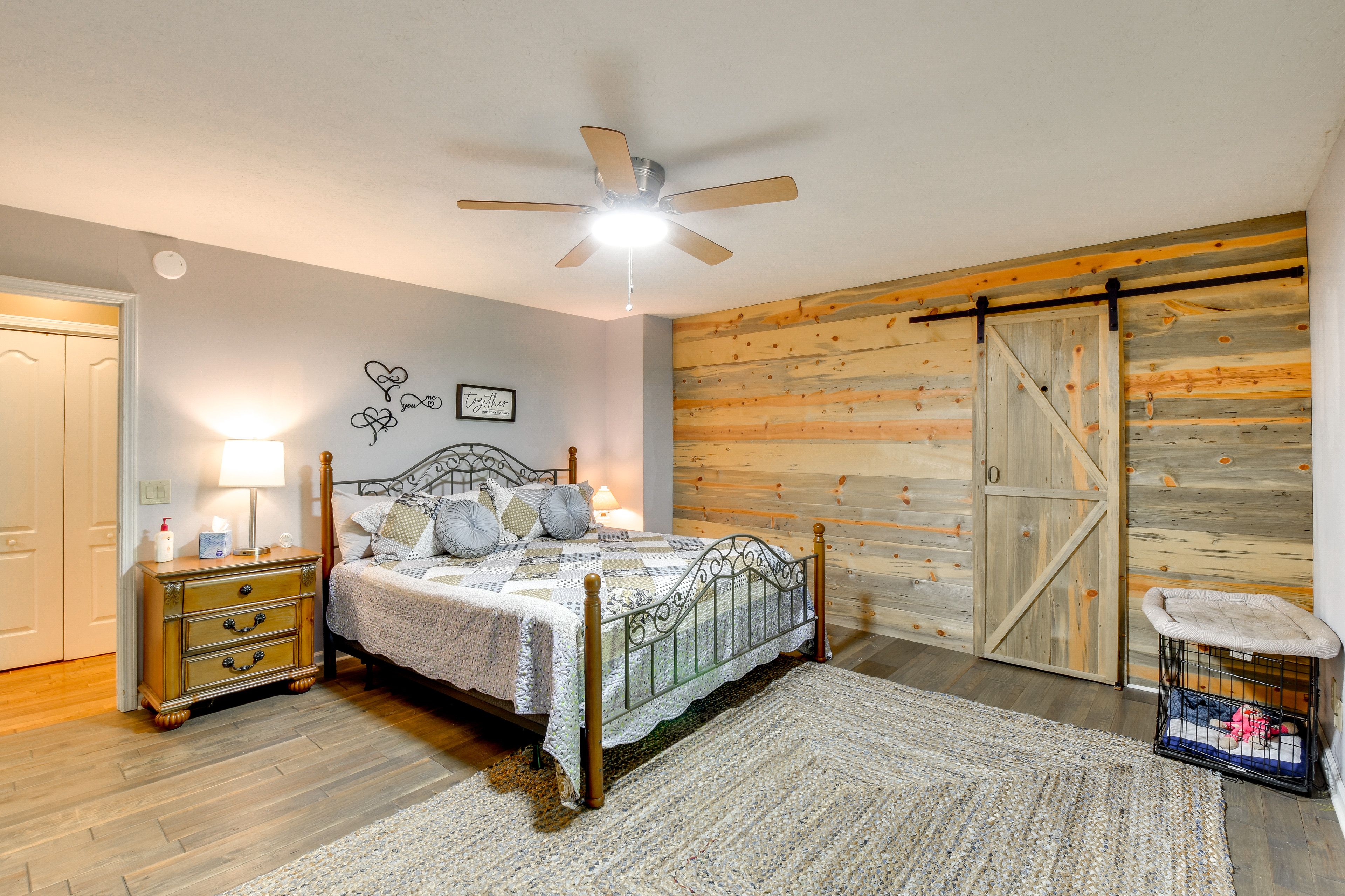 Bedroom 1 | King Bed | 1st Floor