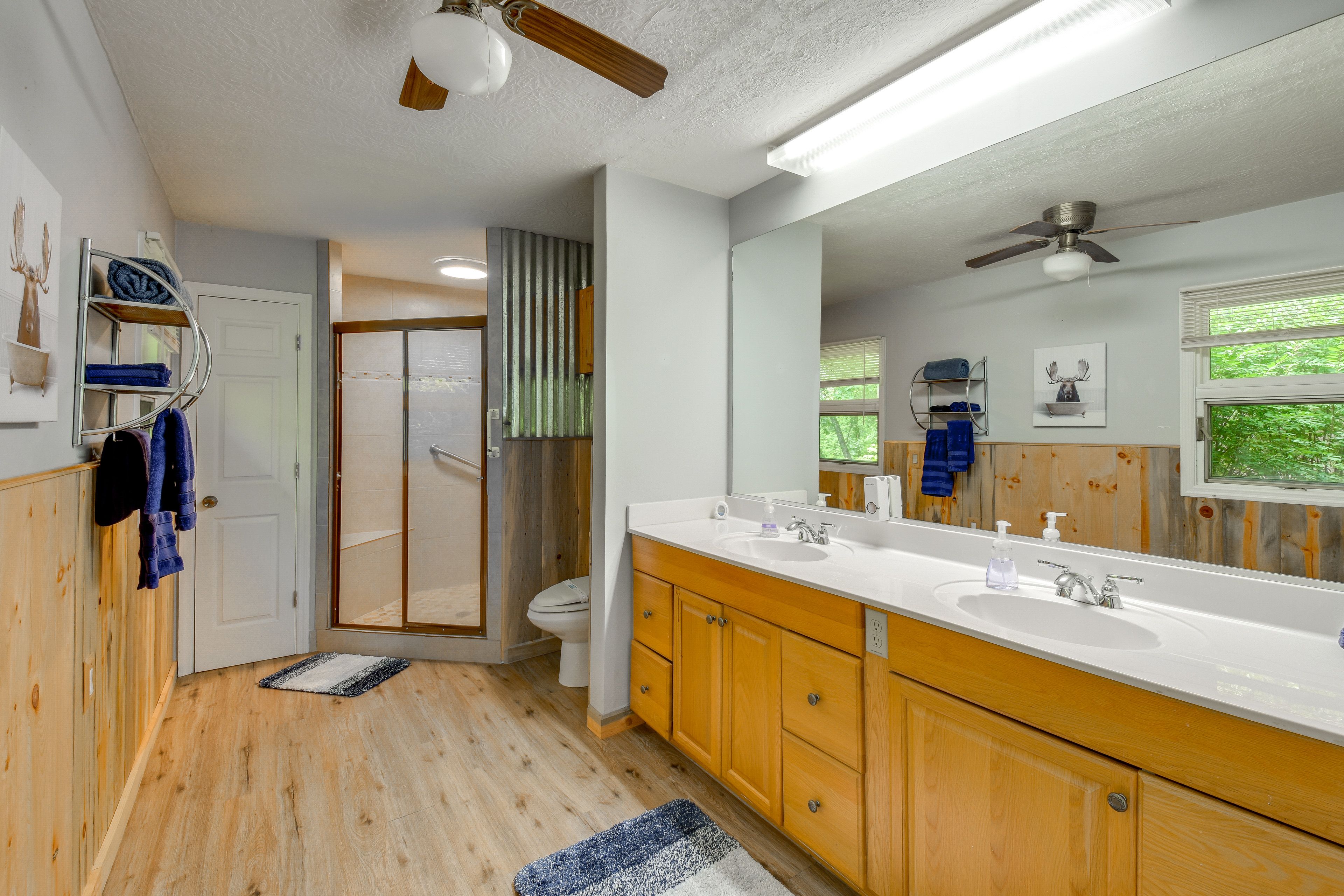 Full Bath | 1st Floor