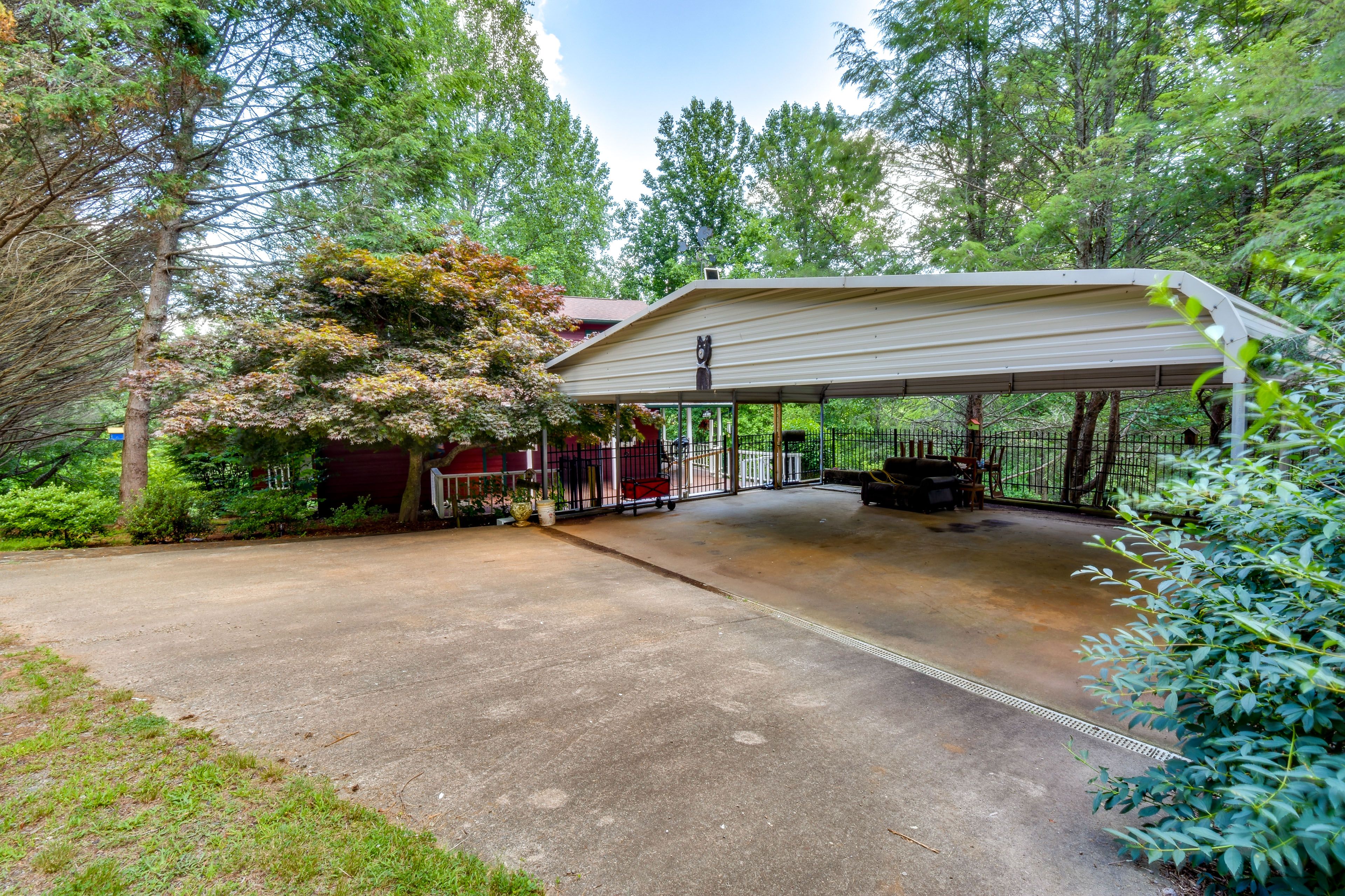 Driveway Parking | 2 Vehicles