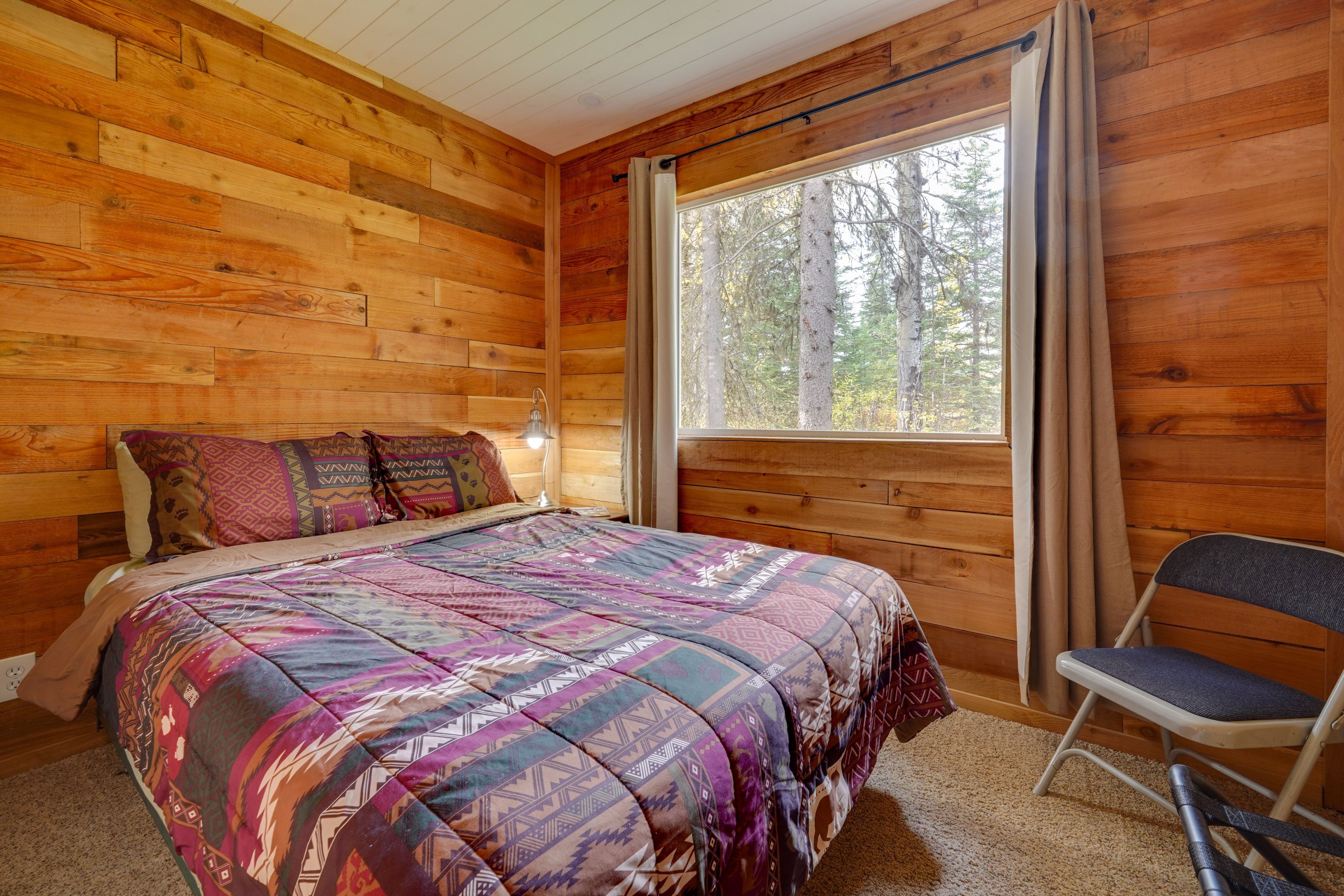 Bedroom 2 | Full Bed | Tufted Puffin Cabin