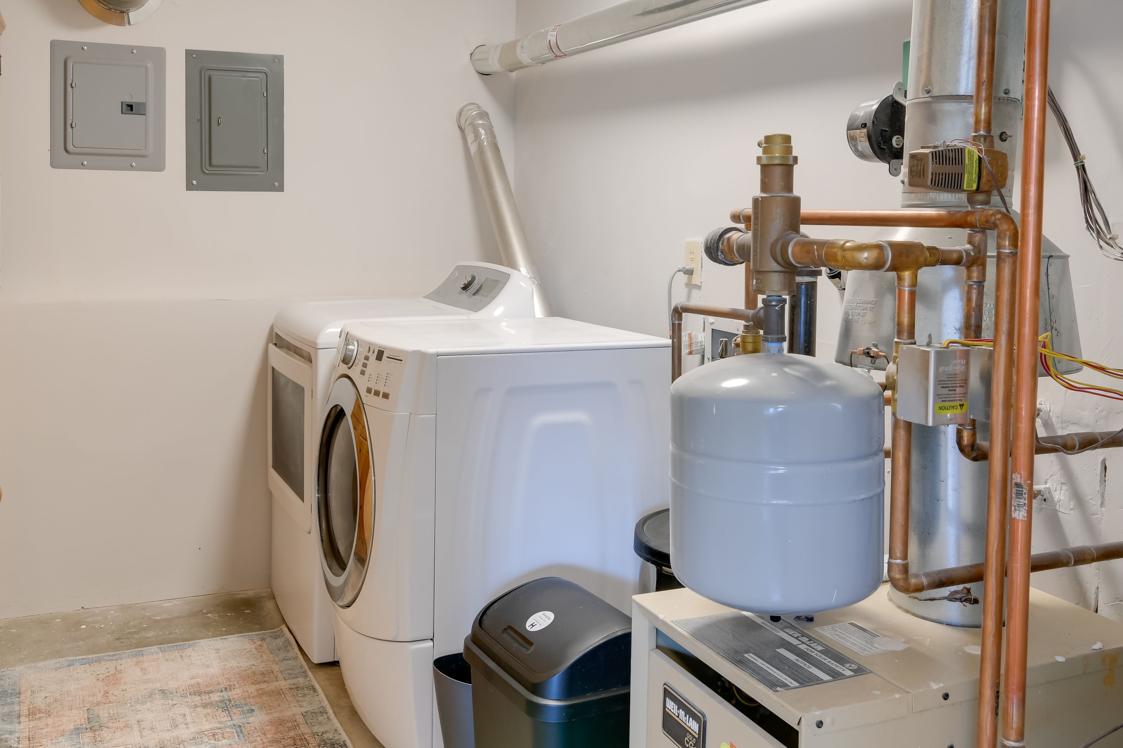 In-Unit Laundry | 1st Floor