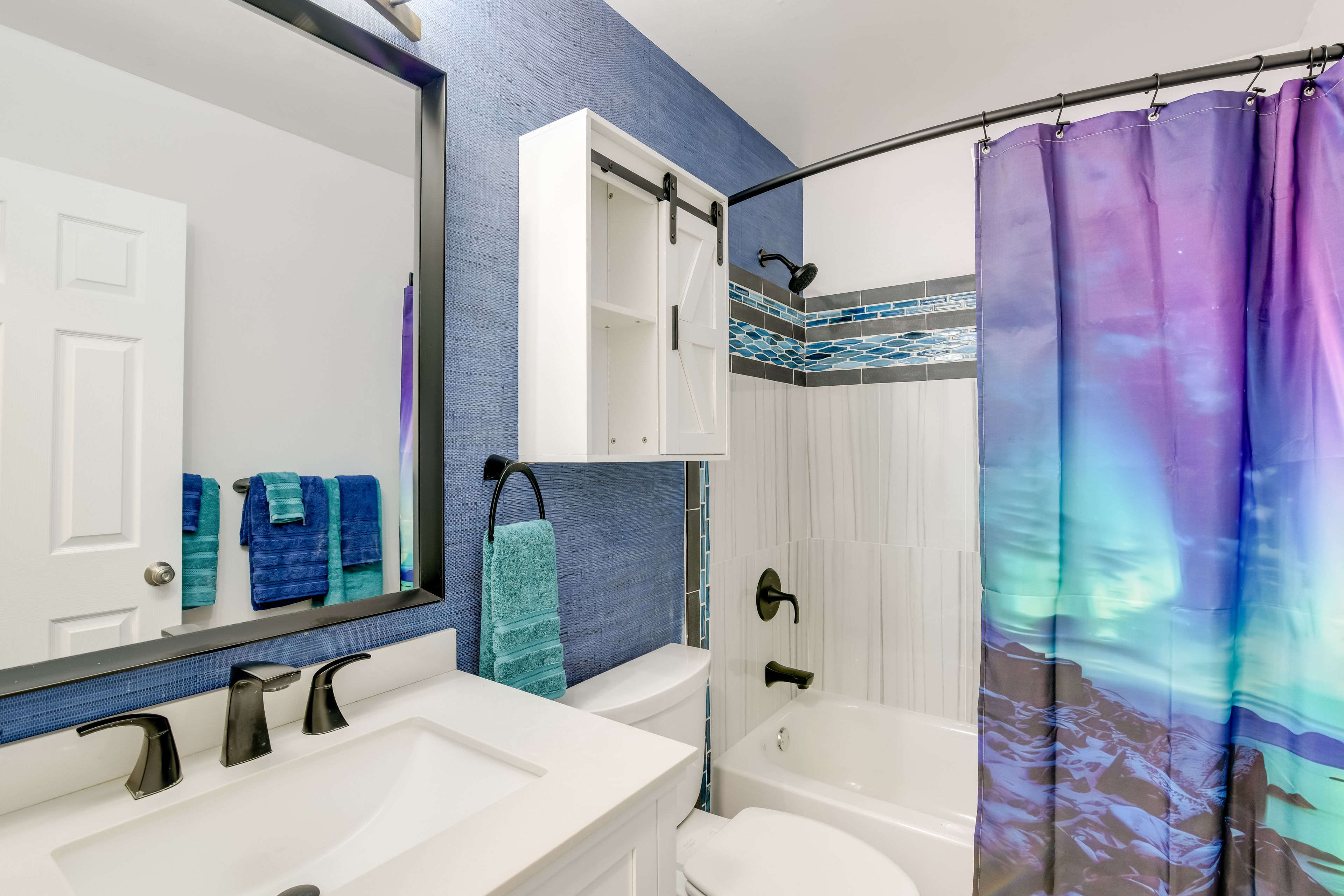 Full Bathroom | 2nd Floor