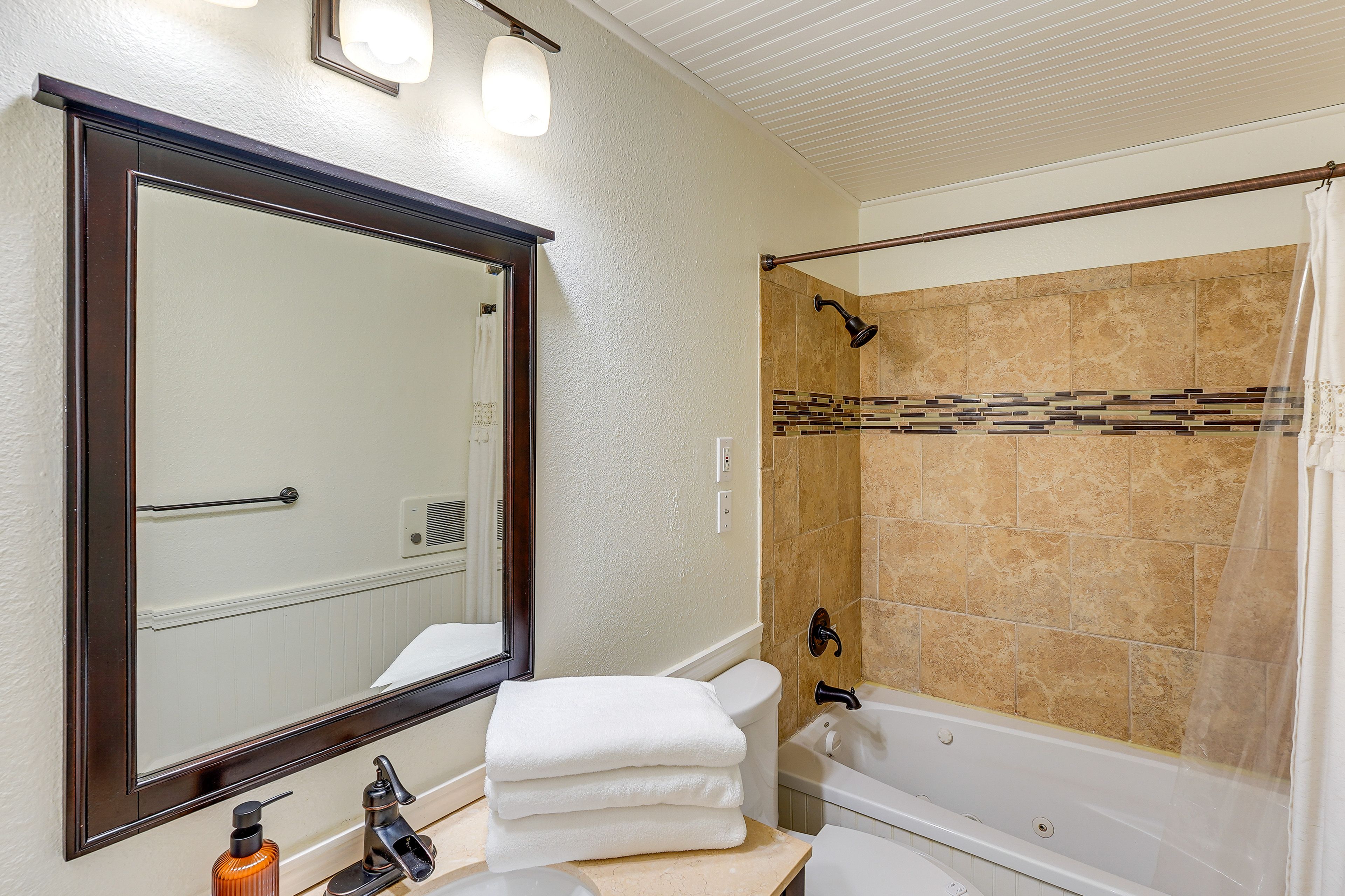 Bathroom | Jetted Tub