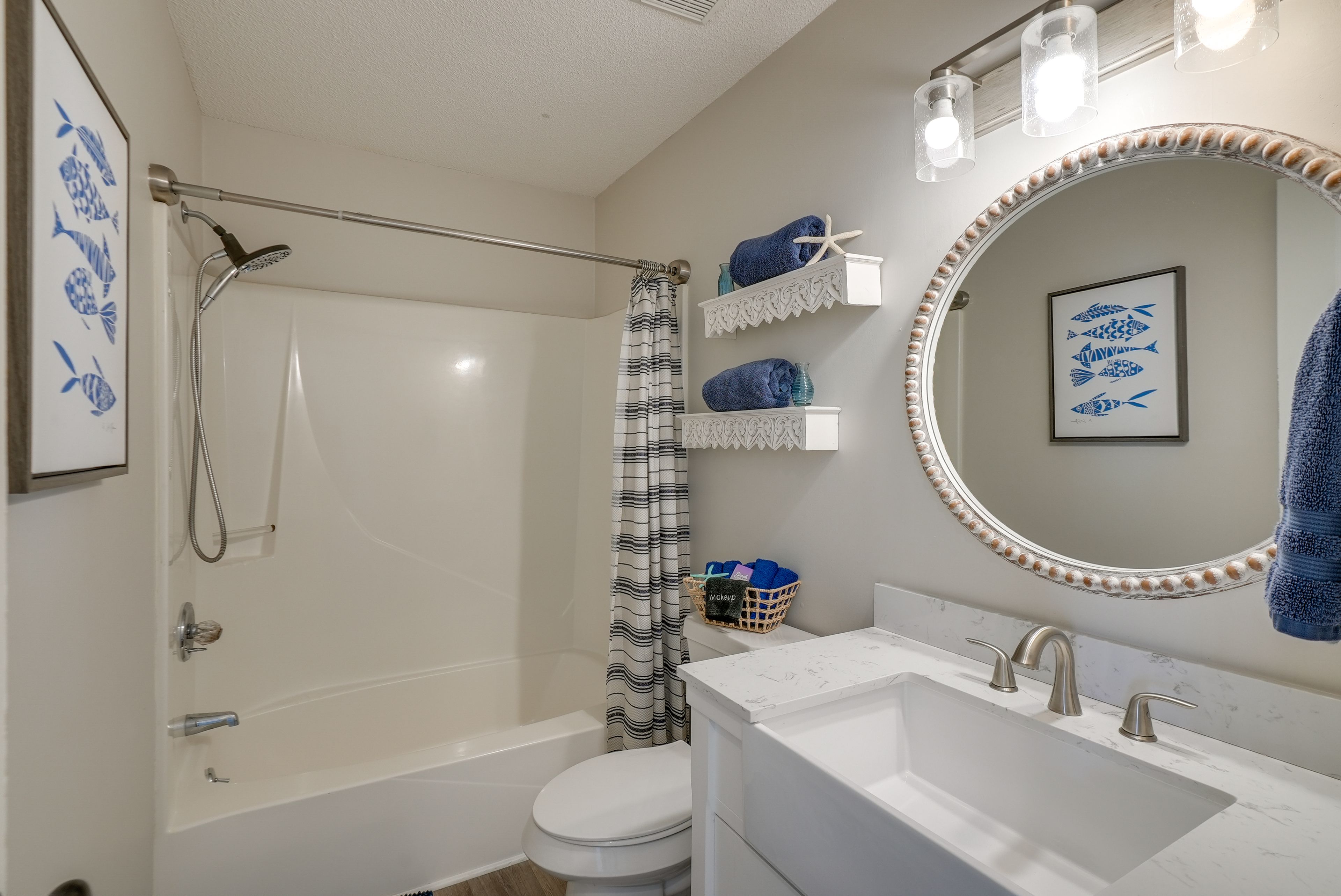 Unit 1 | Full Bathroom | 1st Floor