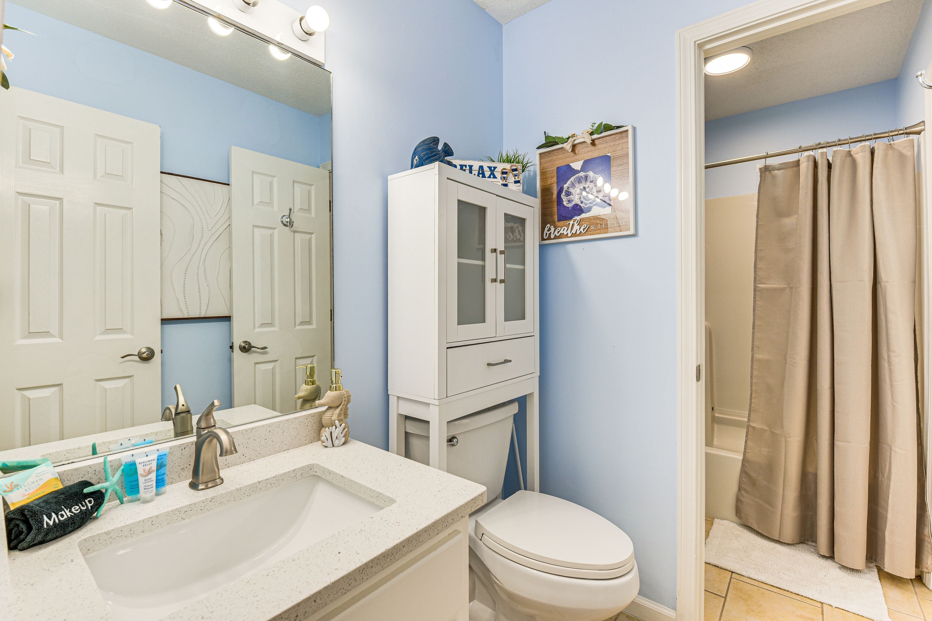 Unit 2 | Full Bathroom