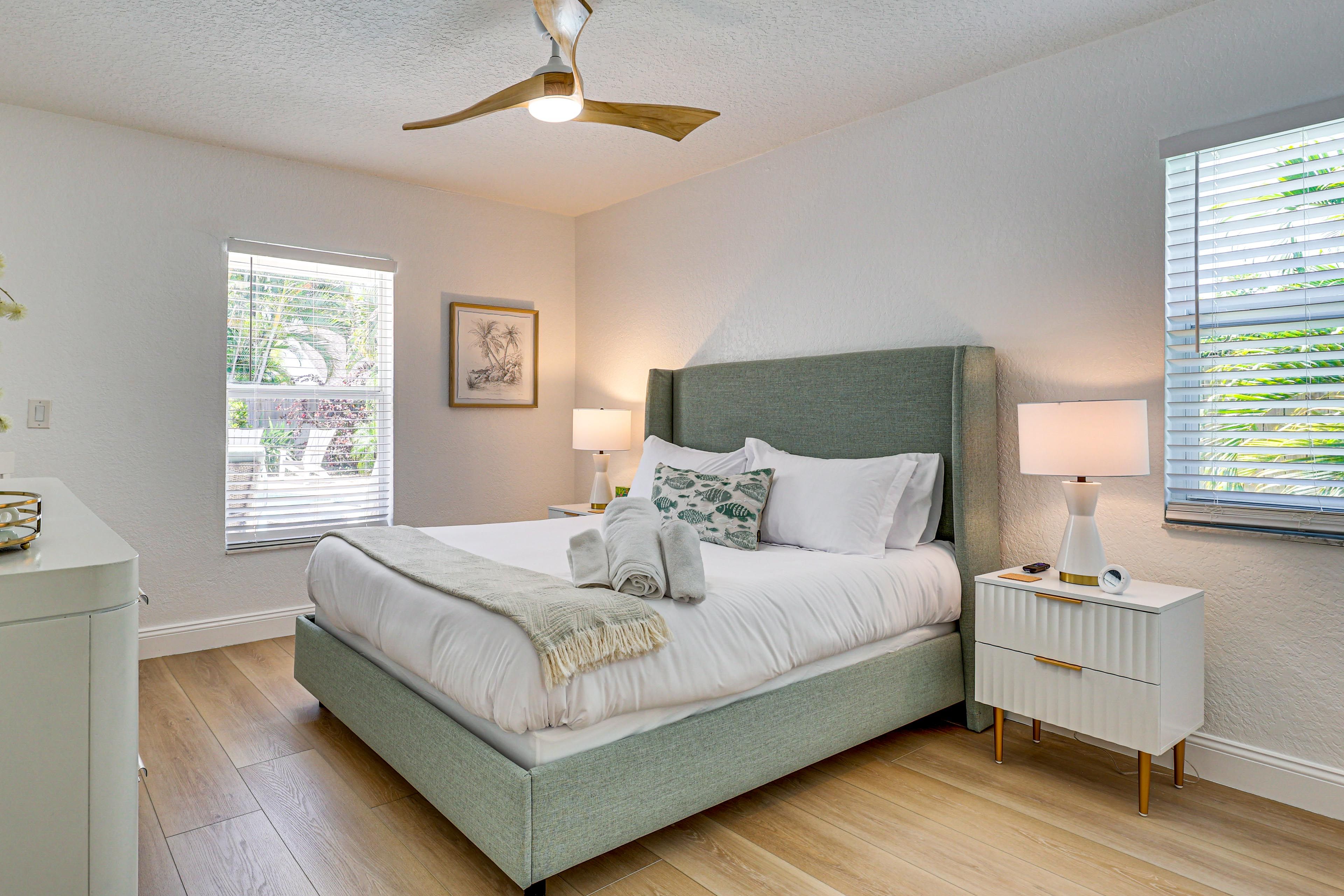 Bedroom 3 | Queen Bed