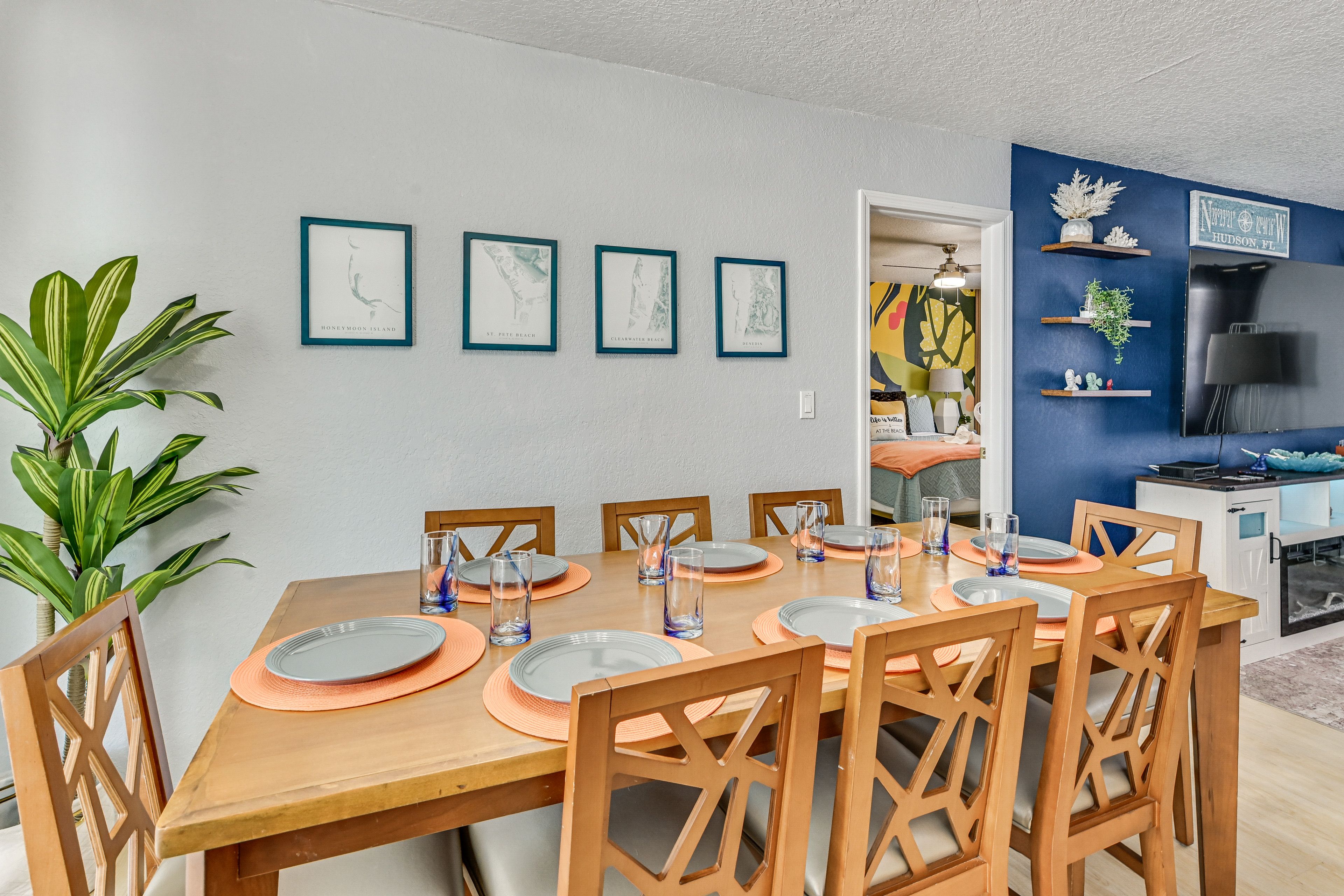 Dining Area | Dishware & Flatware