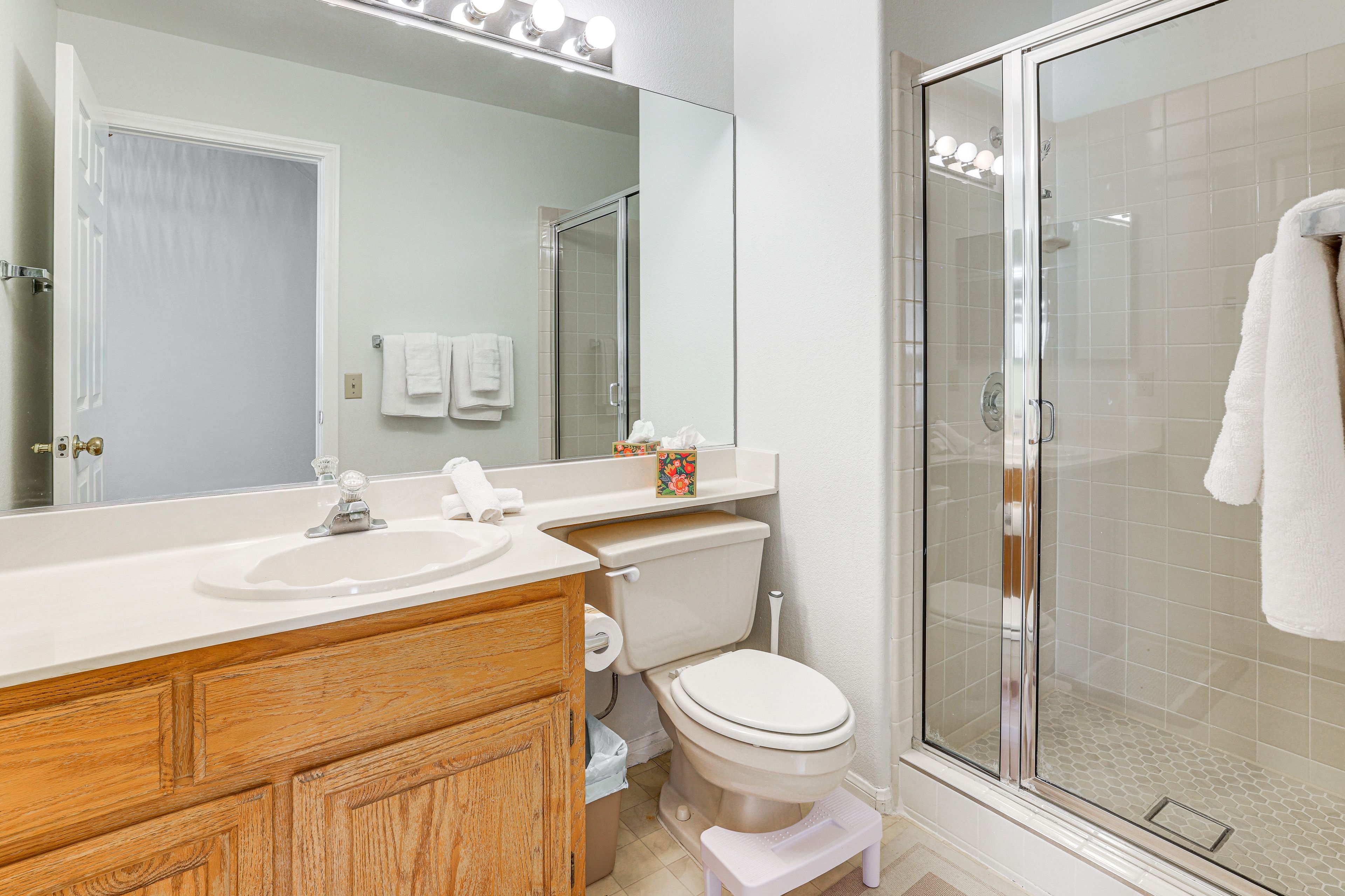 Full Bathroom | 1st Floor