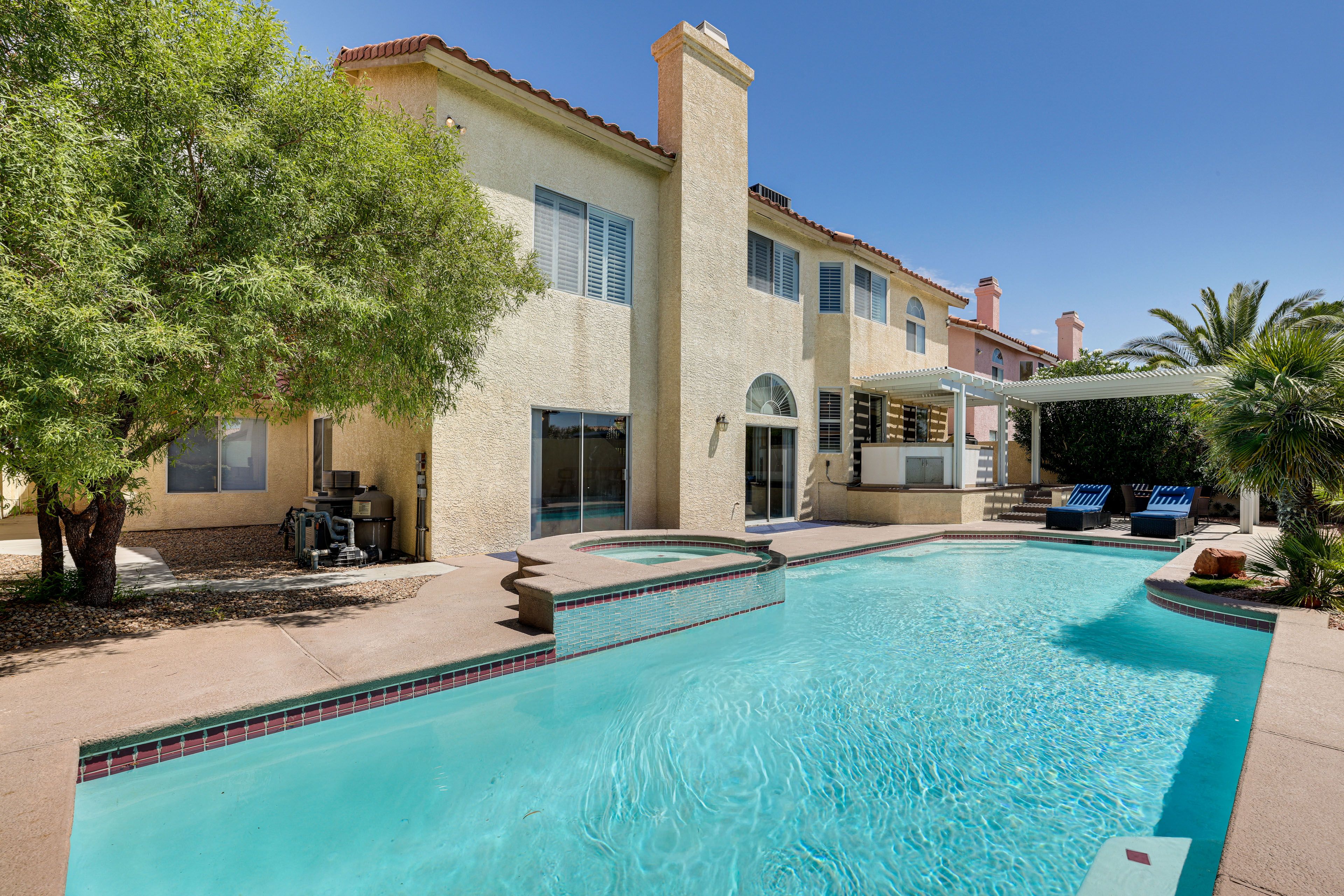 Las Vegas Vacation Rental | 5BR | 3BA | 3,750 Sq Ft | Steps to Enter