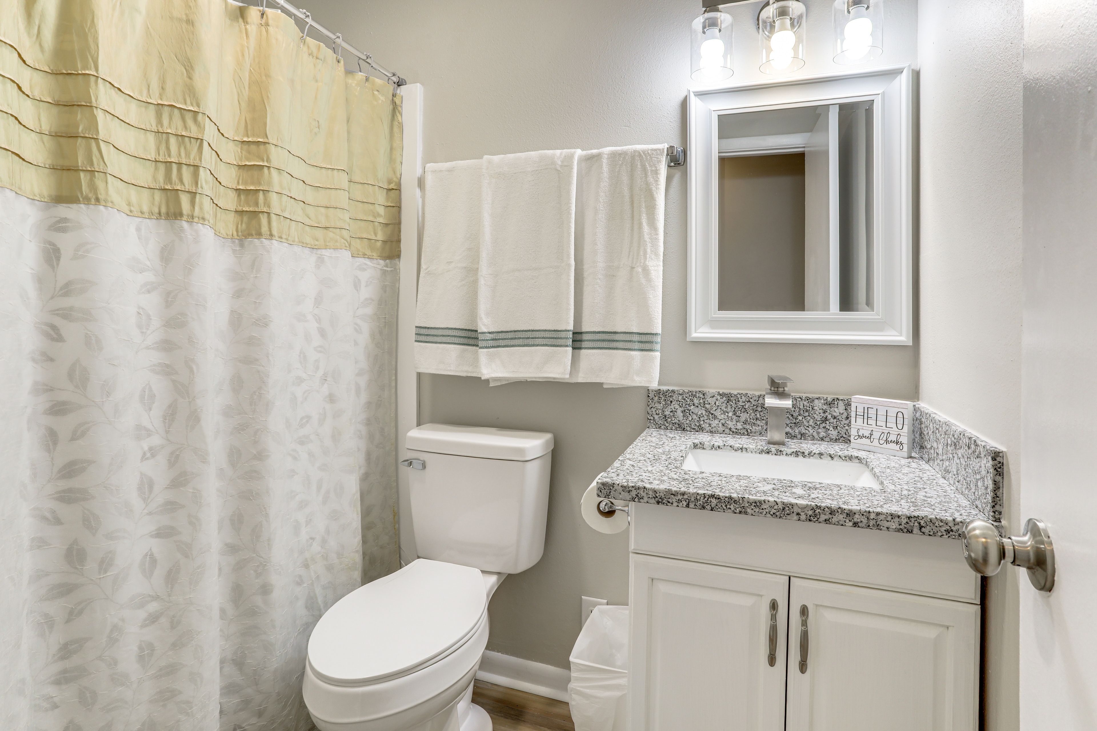 Full Bathroom (Duplex 1)