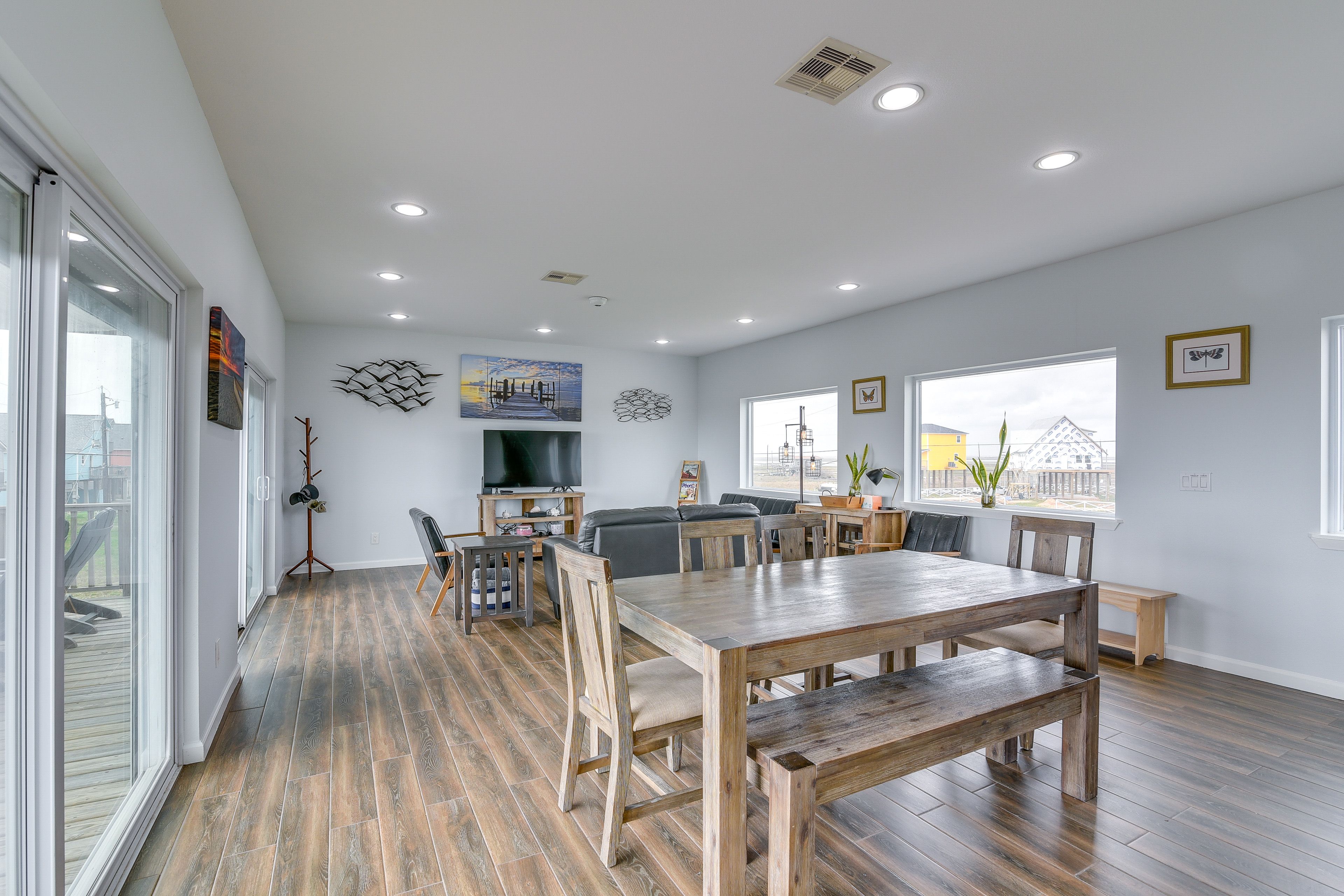 Dining Area | Modern Surfside | 1st Floor