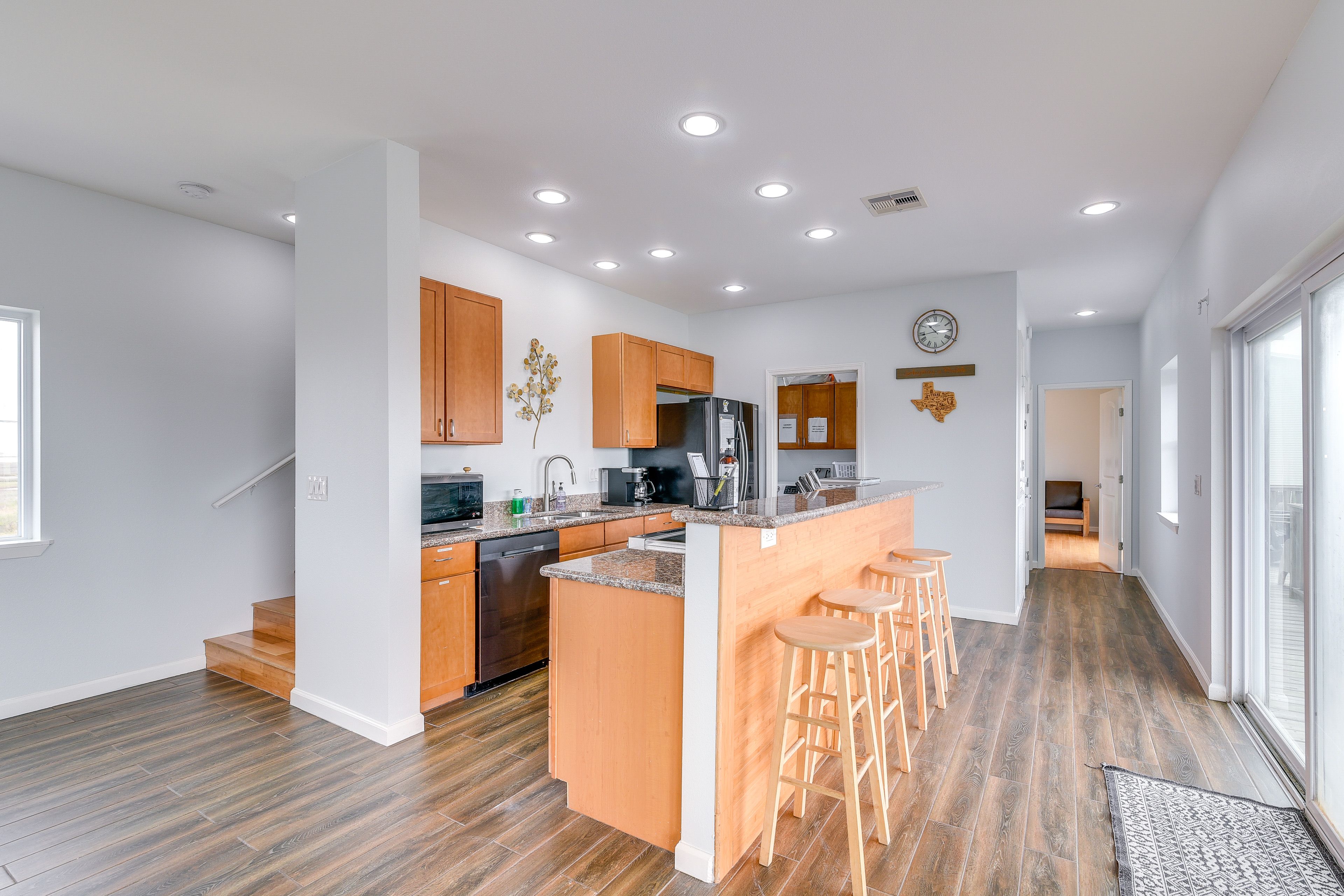 Kitchen | Modern Surfside | 1st Floor