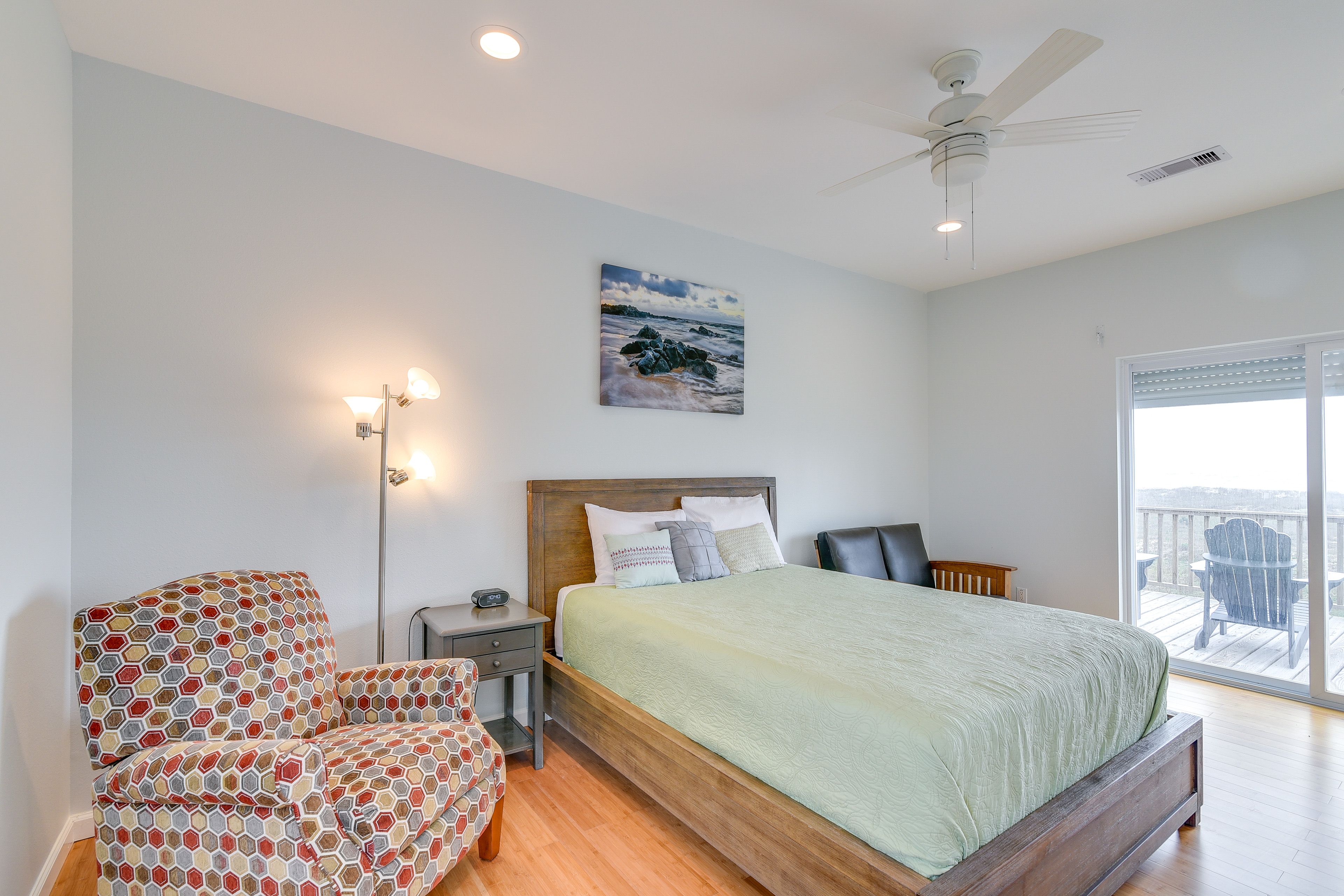 Bedroom 1 | Queen Bed | Modern Surfside | 1st Floor