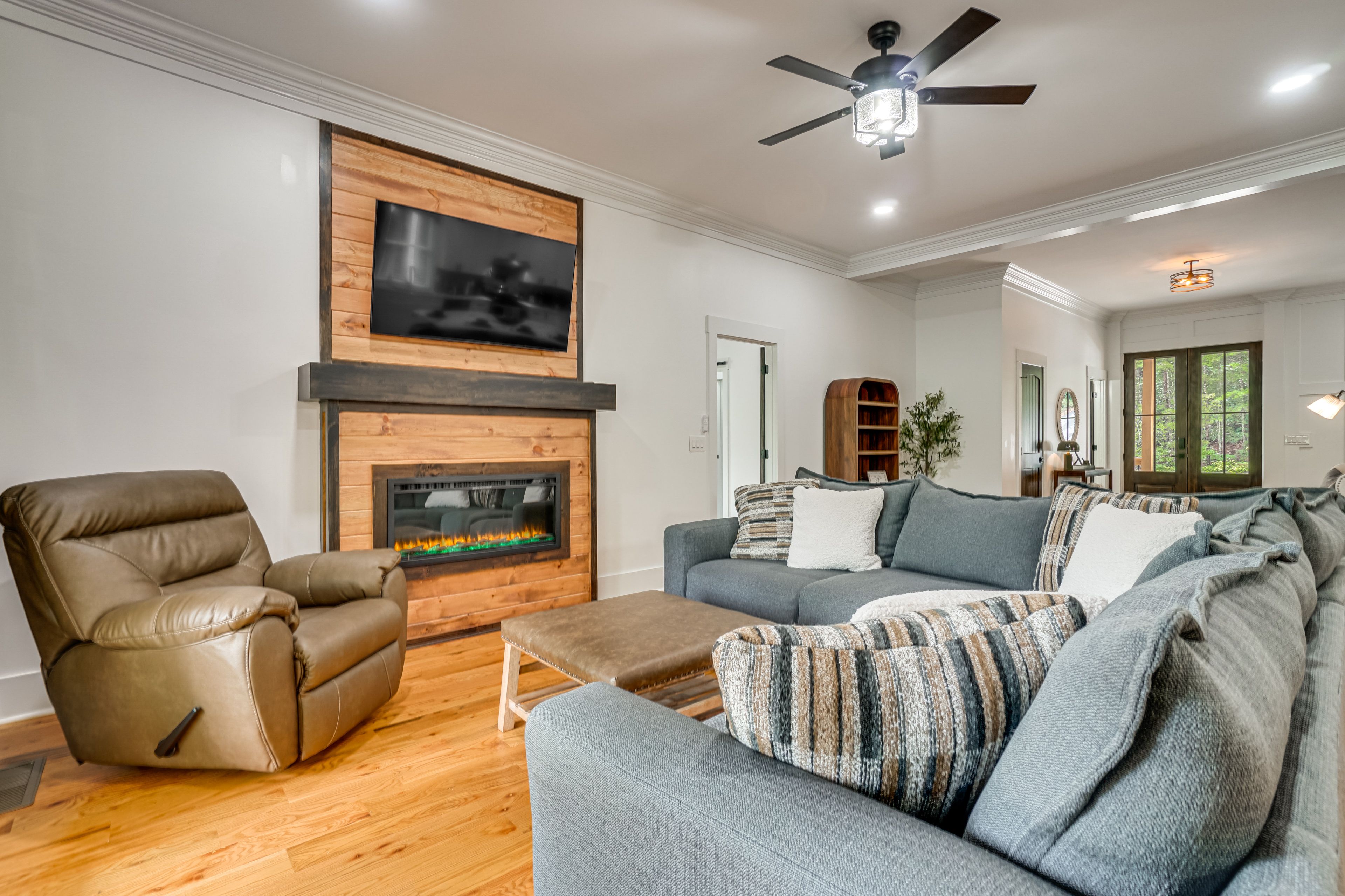 Helen Vacation Rental | 4BR | 4.5BA | 3,250 Sq Ft