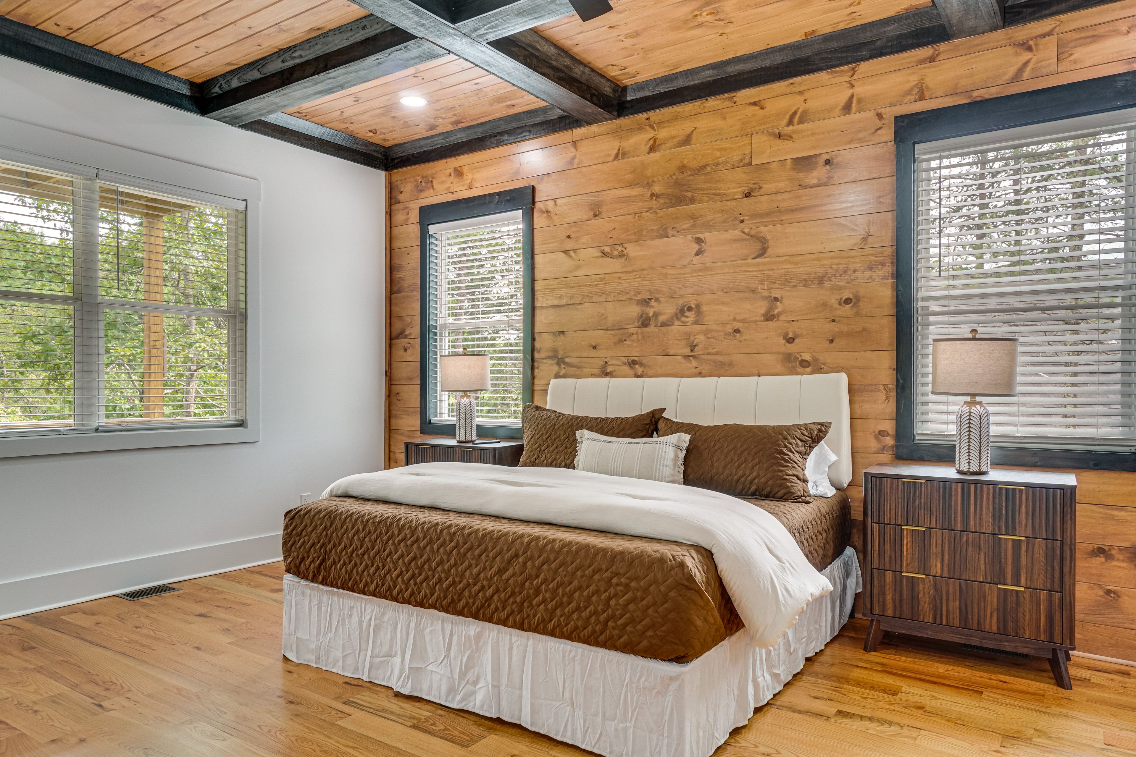Bedroom 1 | King Bed | 1st Floor