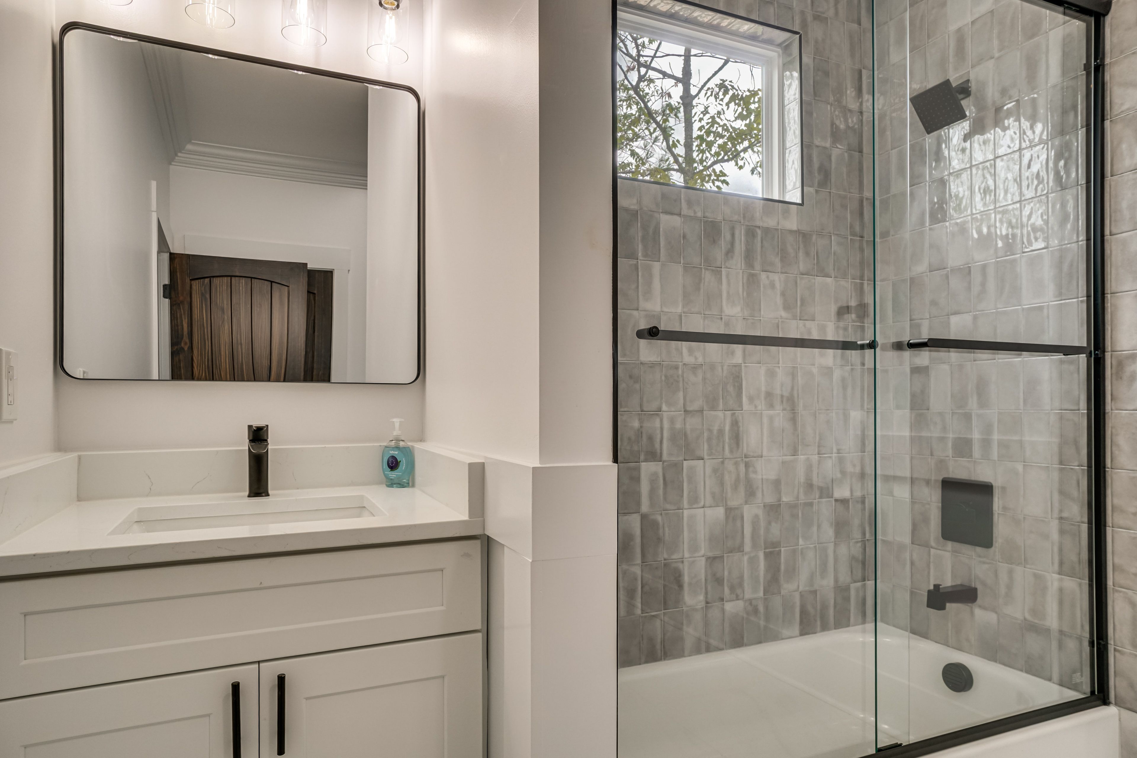Bathroom | 2nd Floor