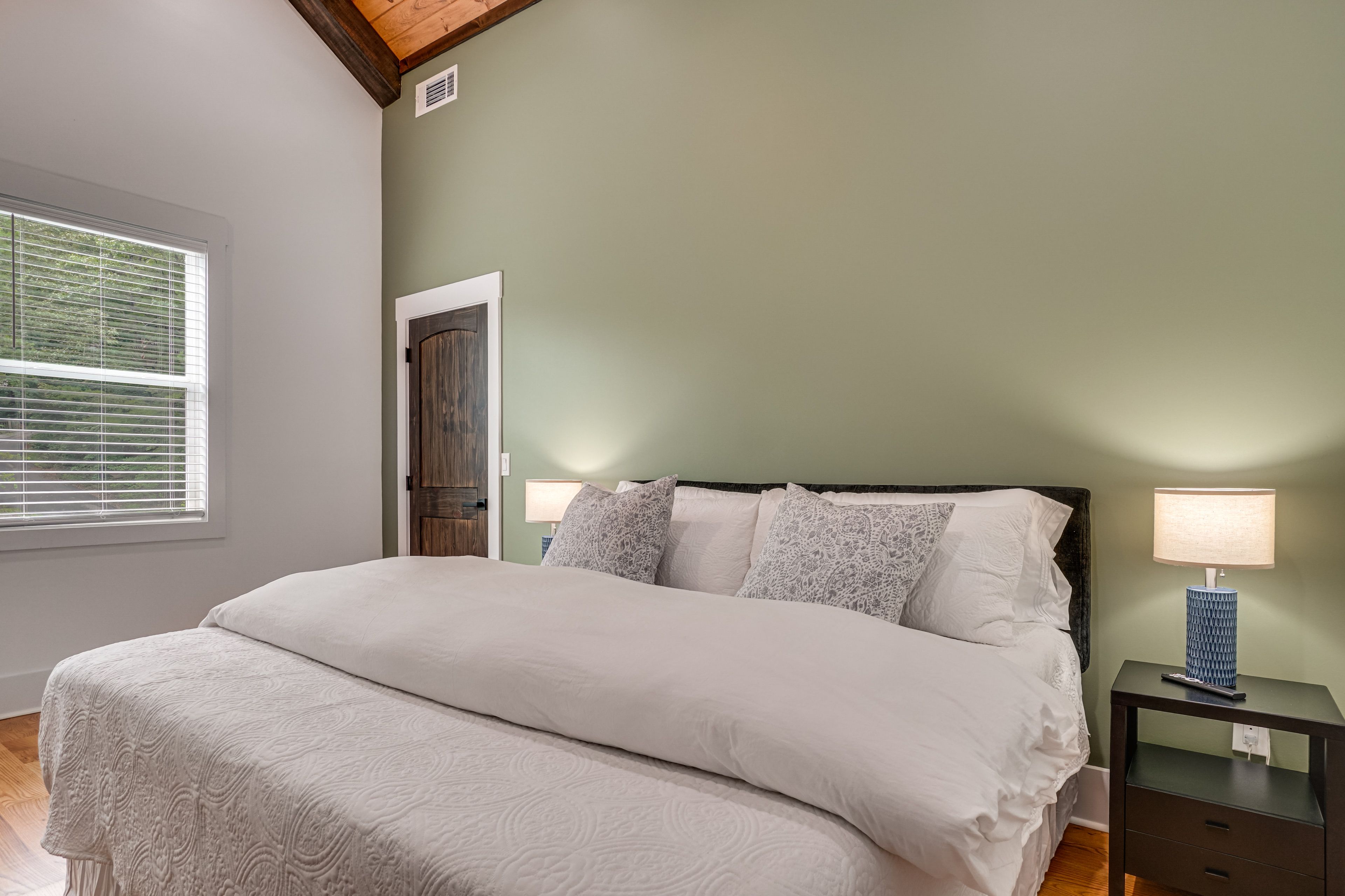 Bedroom 3 | King Bed | 2nd Floor