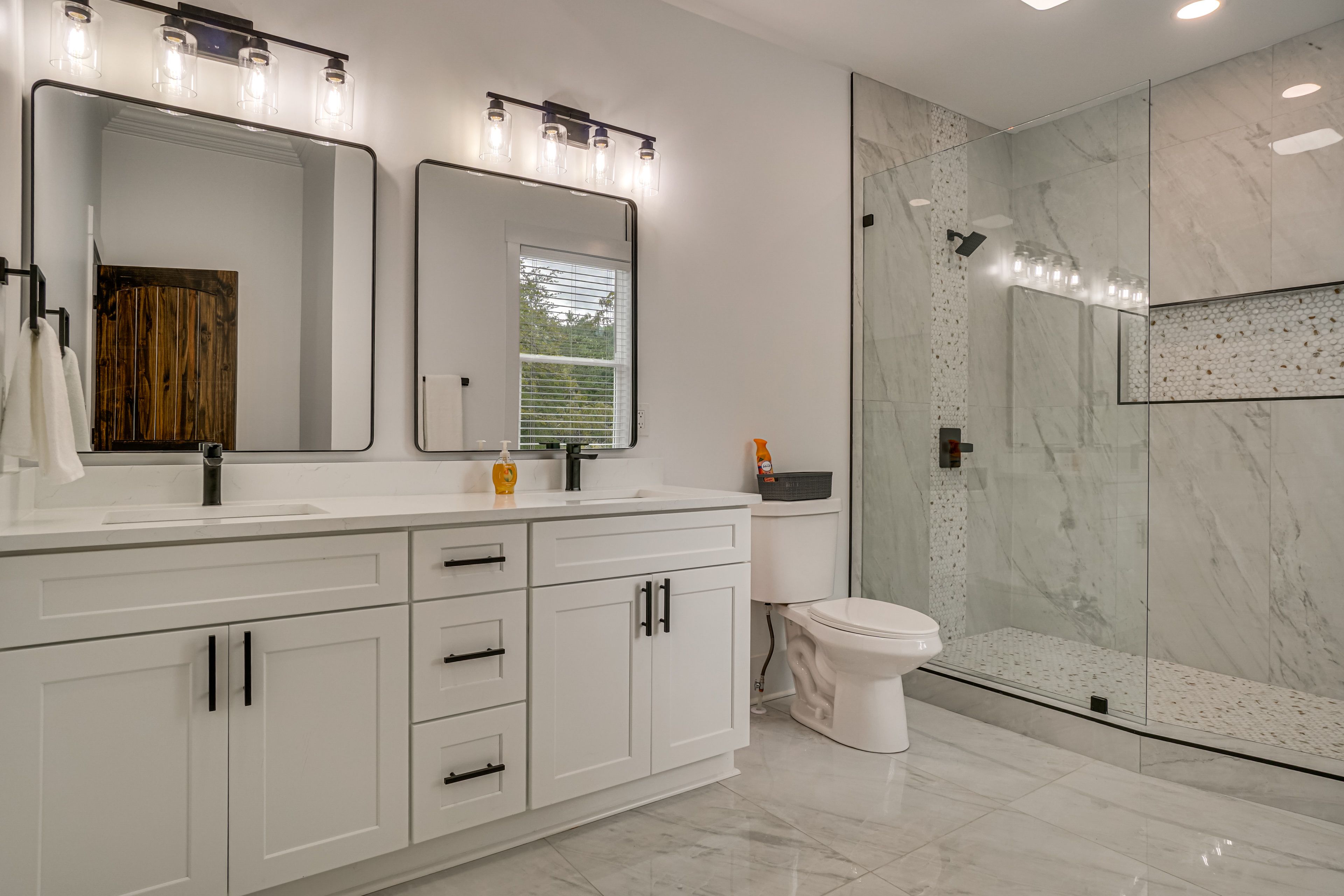 Bathroom | 2nd Floor