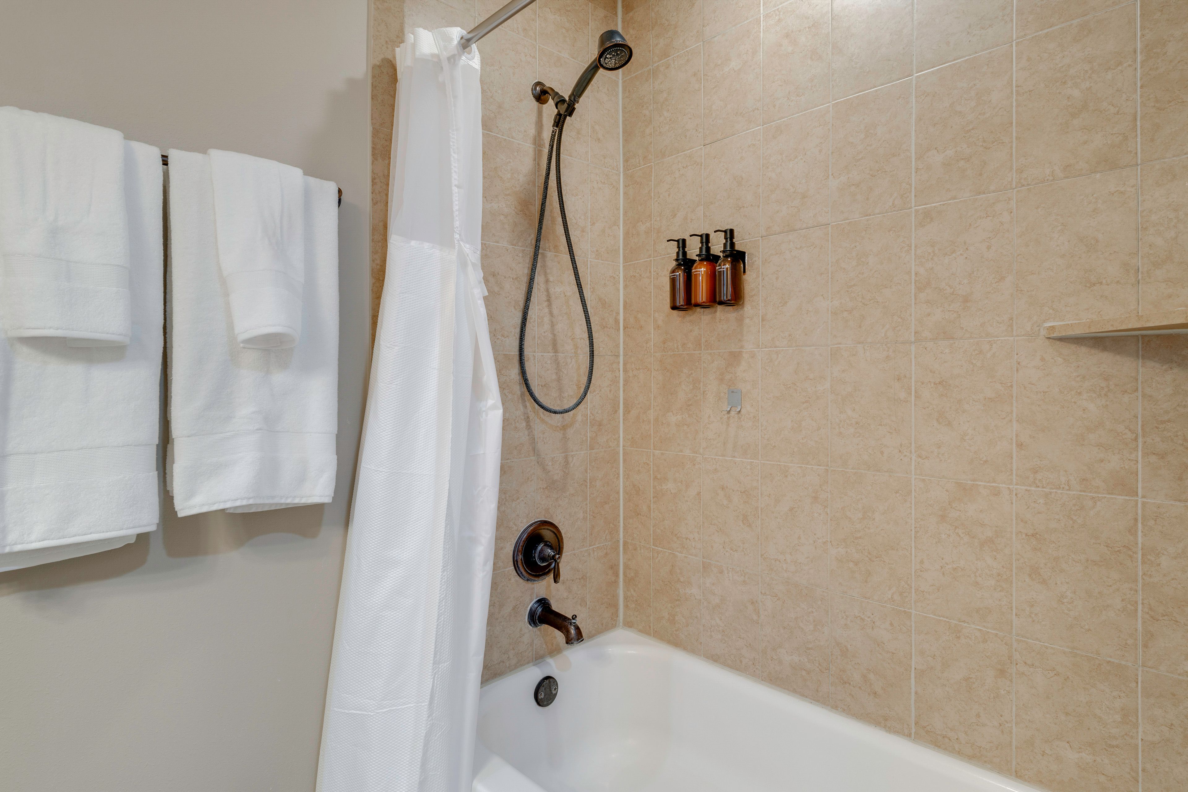 Full Bathroom | 2nd Floor