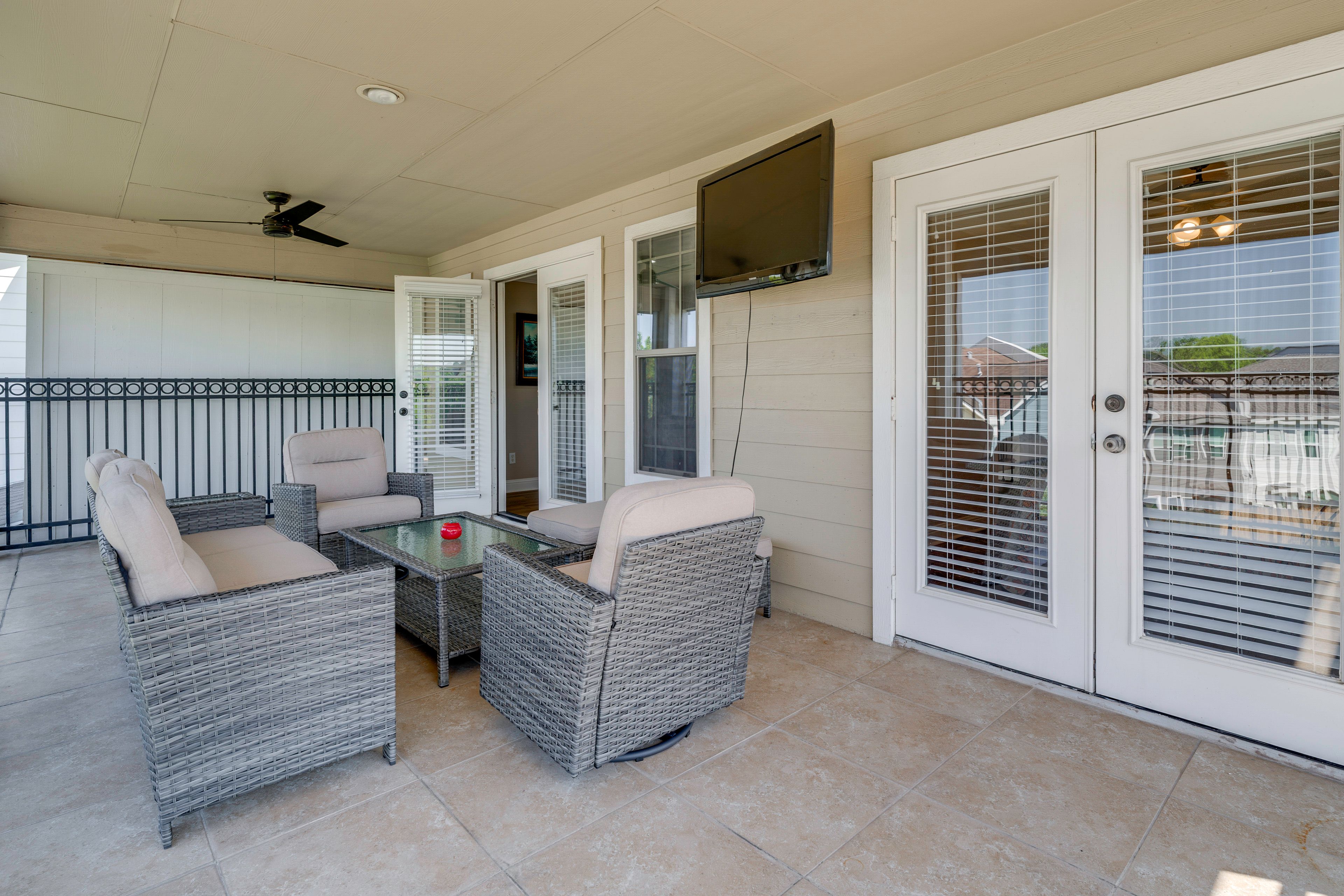 Private Deck