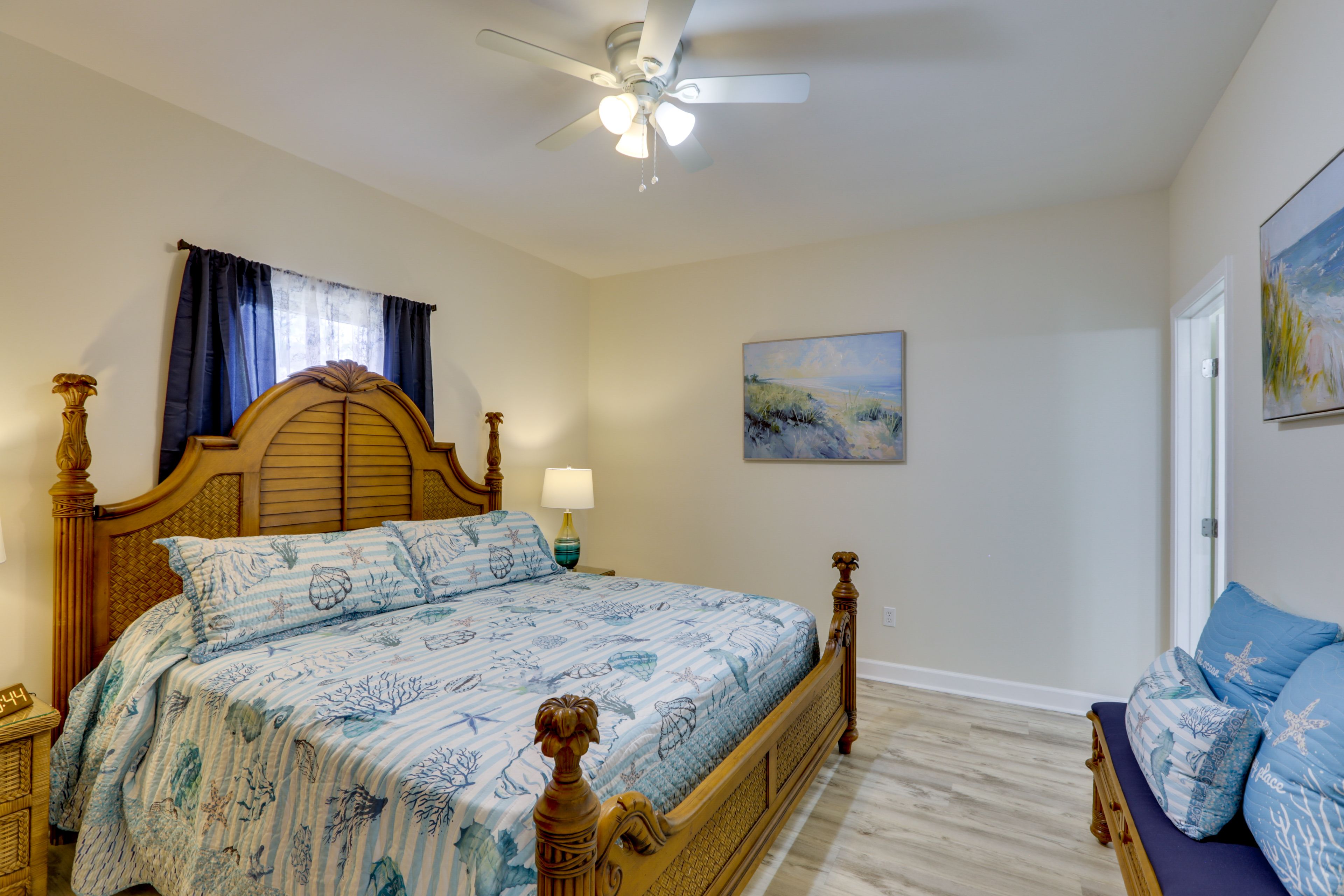 Bedroom 1 | King Bed