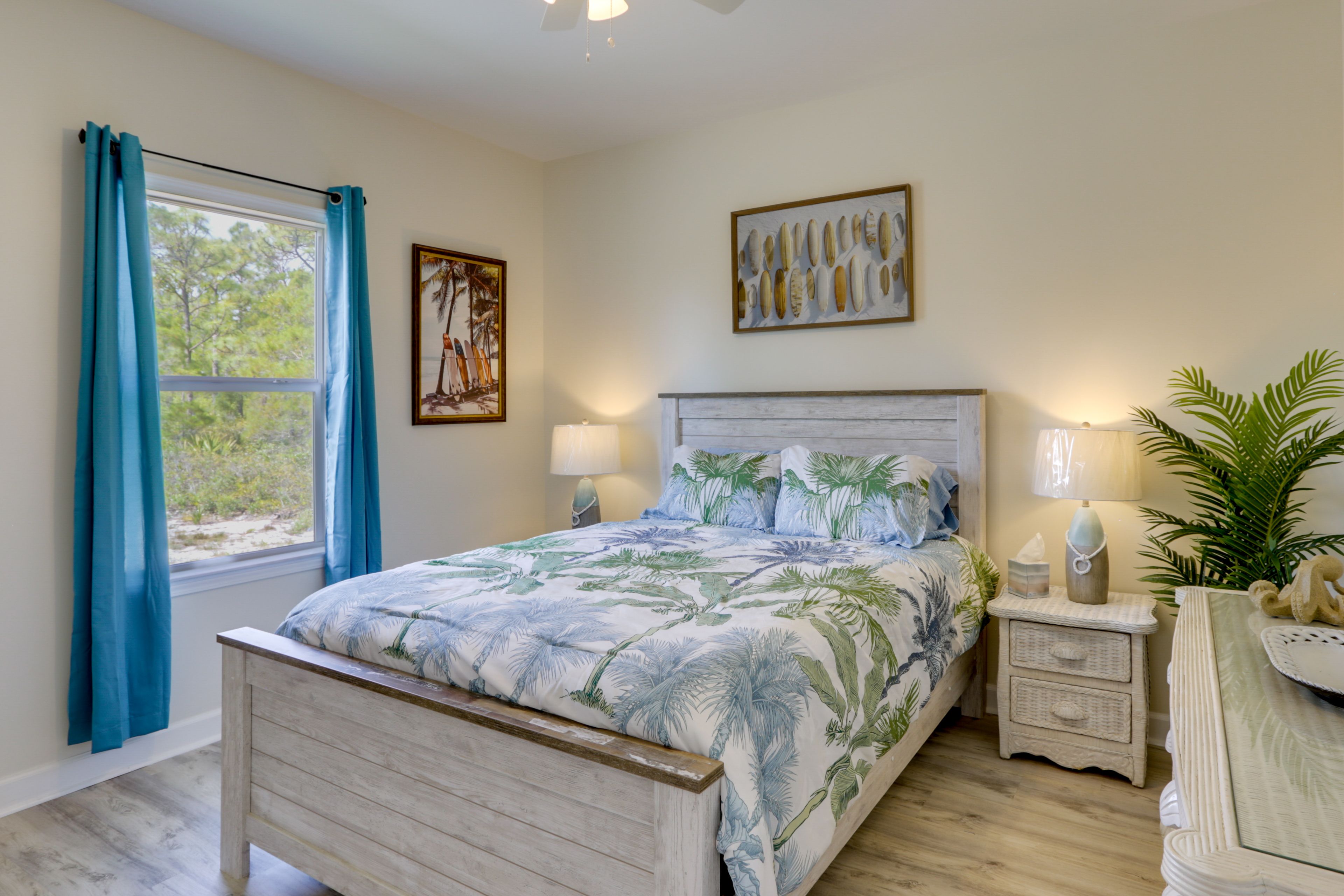 Bedroom 2 | Queen Bed