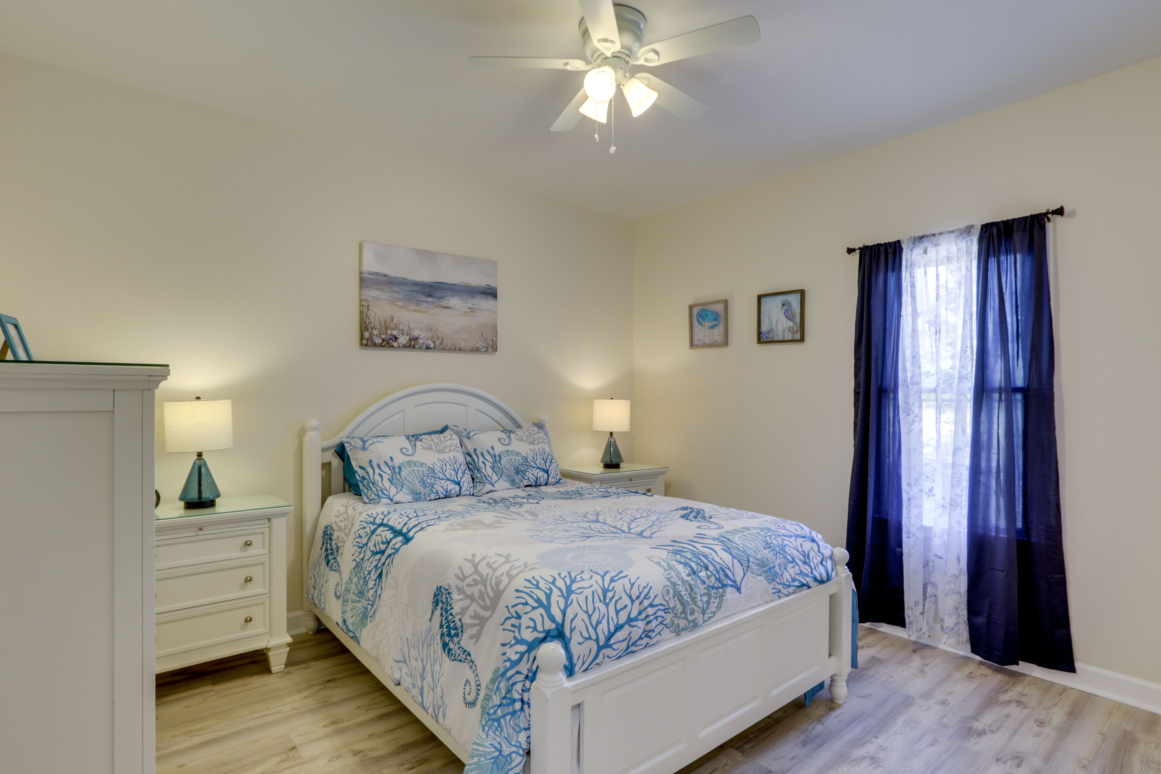 Bedroom 3 | Queen Bed