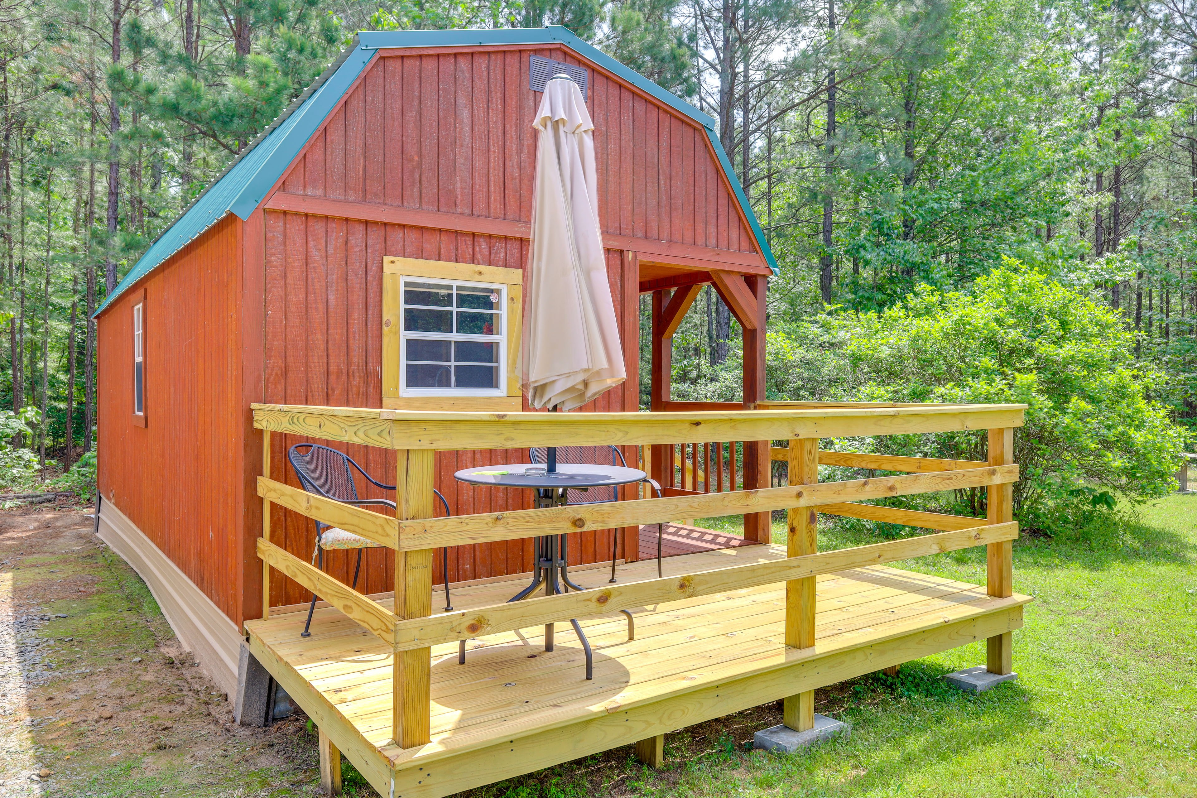 Higden Vacation Rental | Studio | 1BA | 800 Sq Ft
