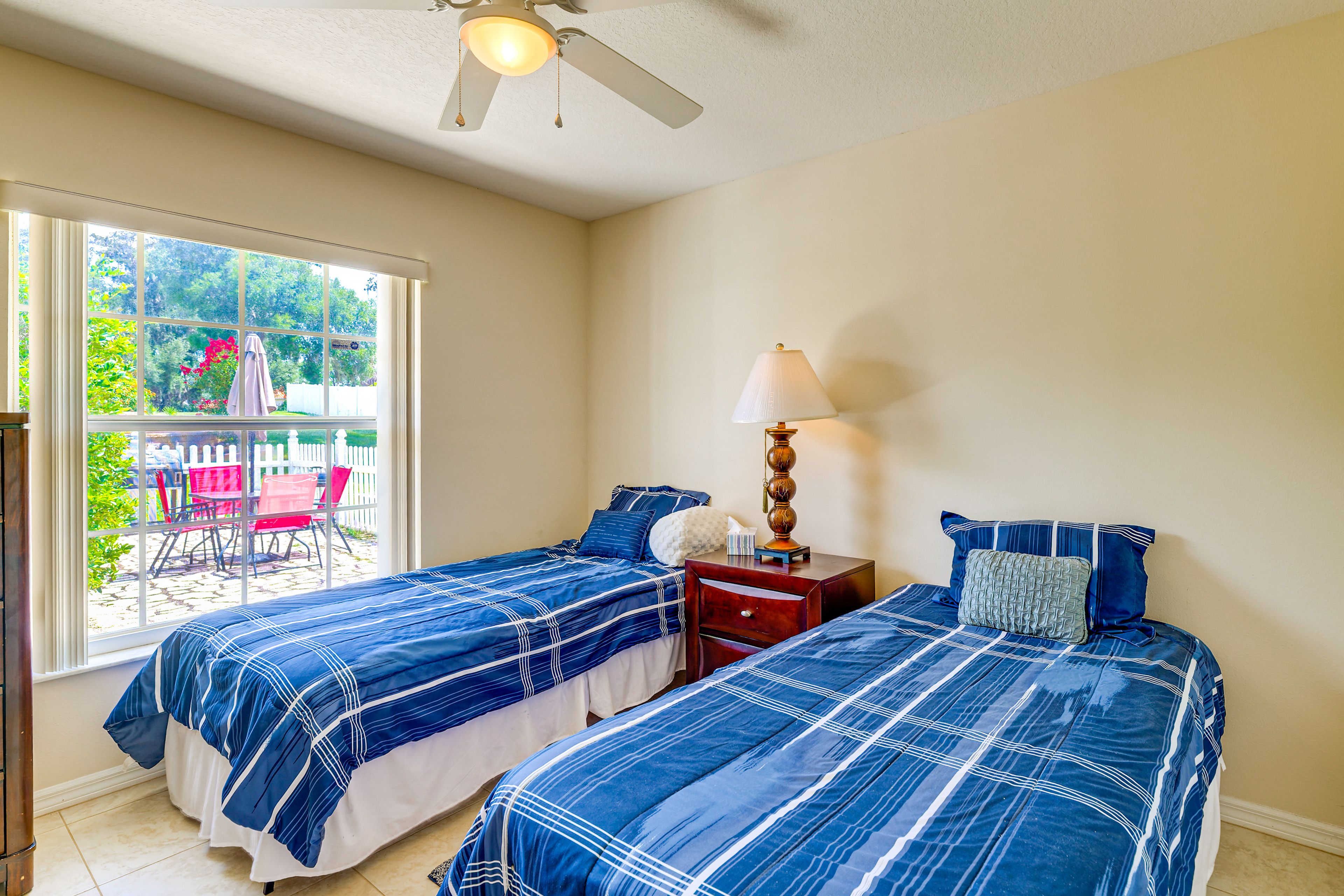 Bedroom 2 | 2 Twin Beds