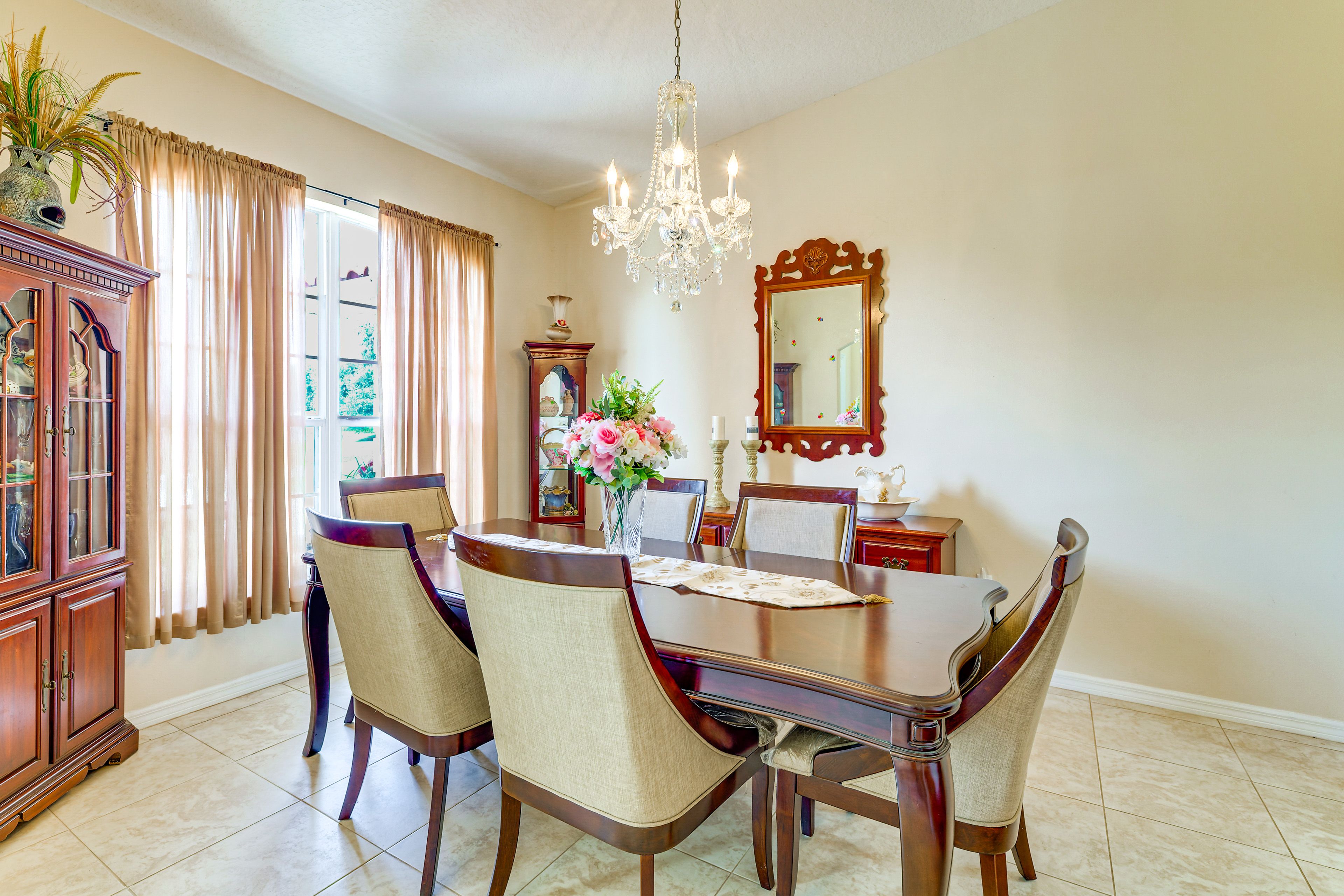 Dining Area | Dishware & Flatware