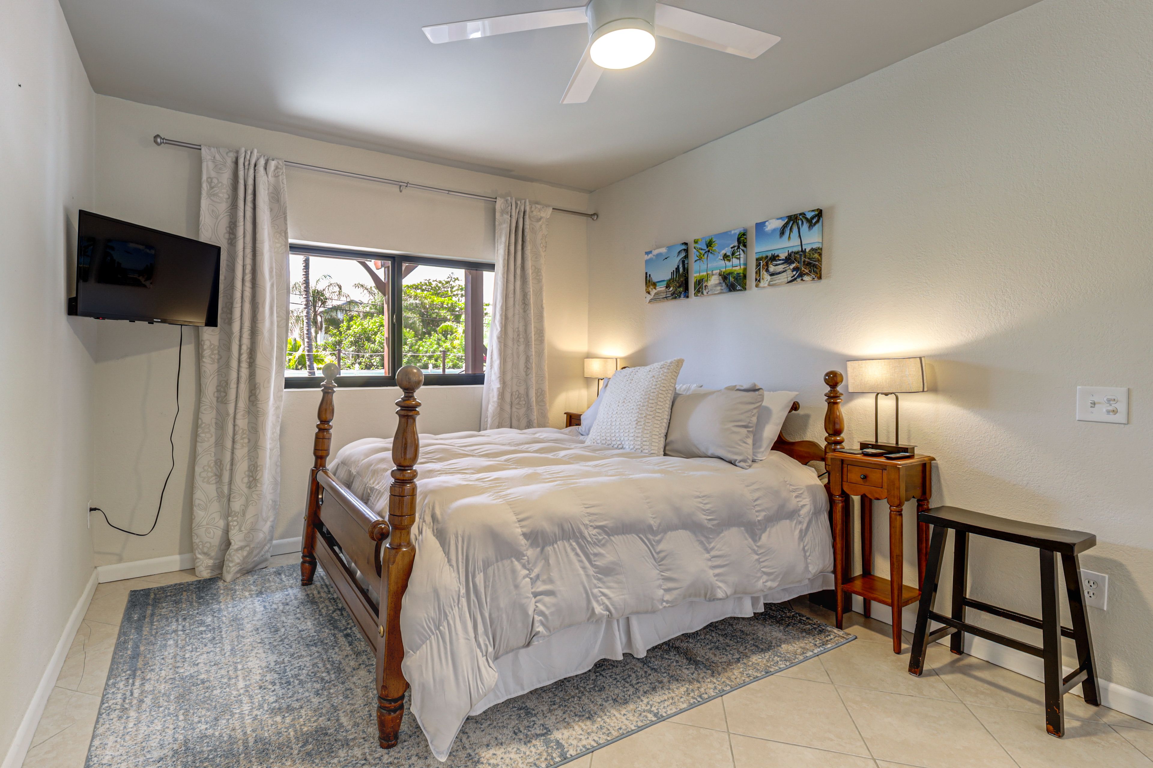 Bedroom 2 | Queen Bed