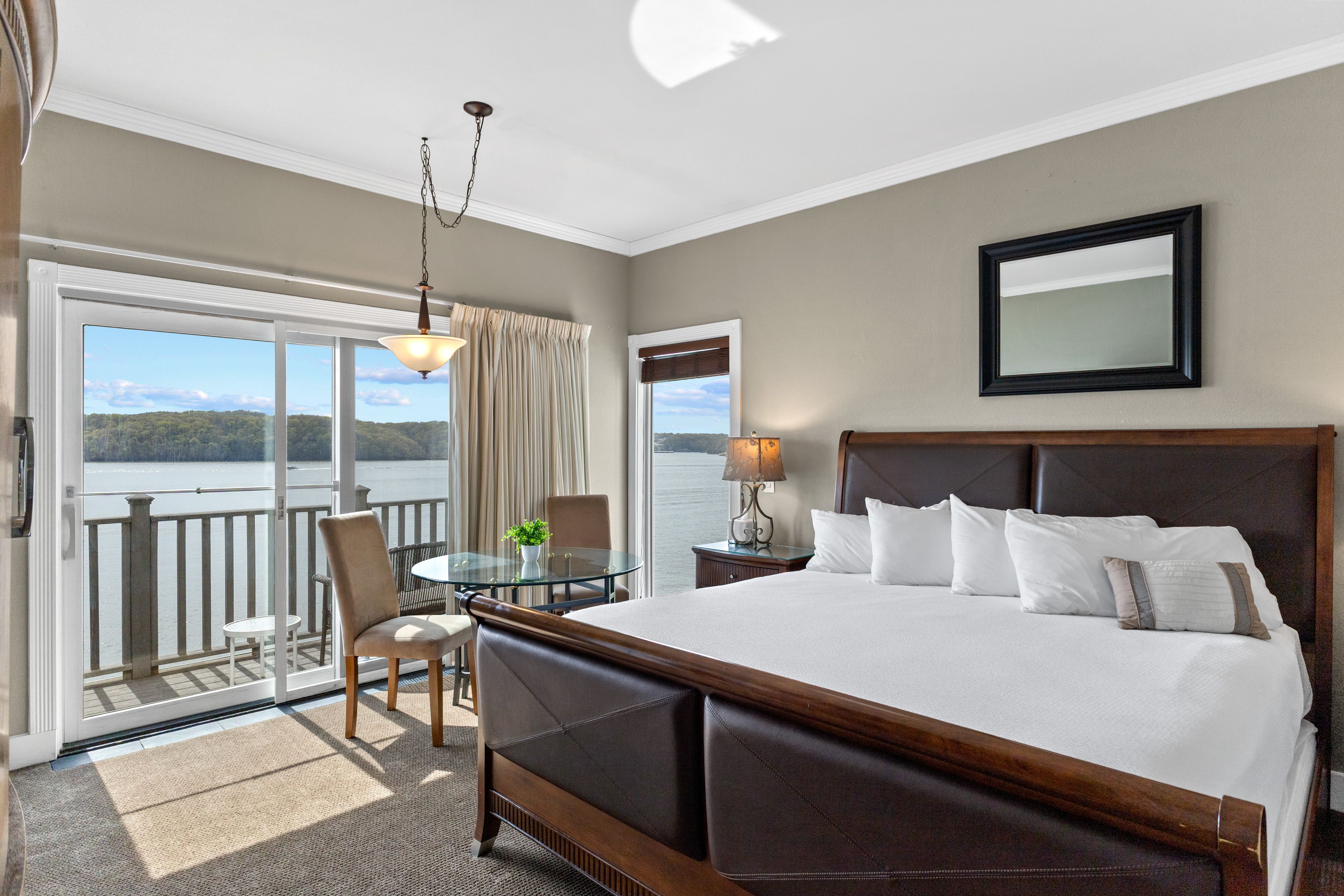 Bedroom 1 | King Bed