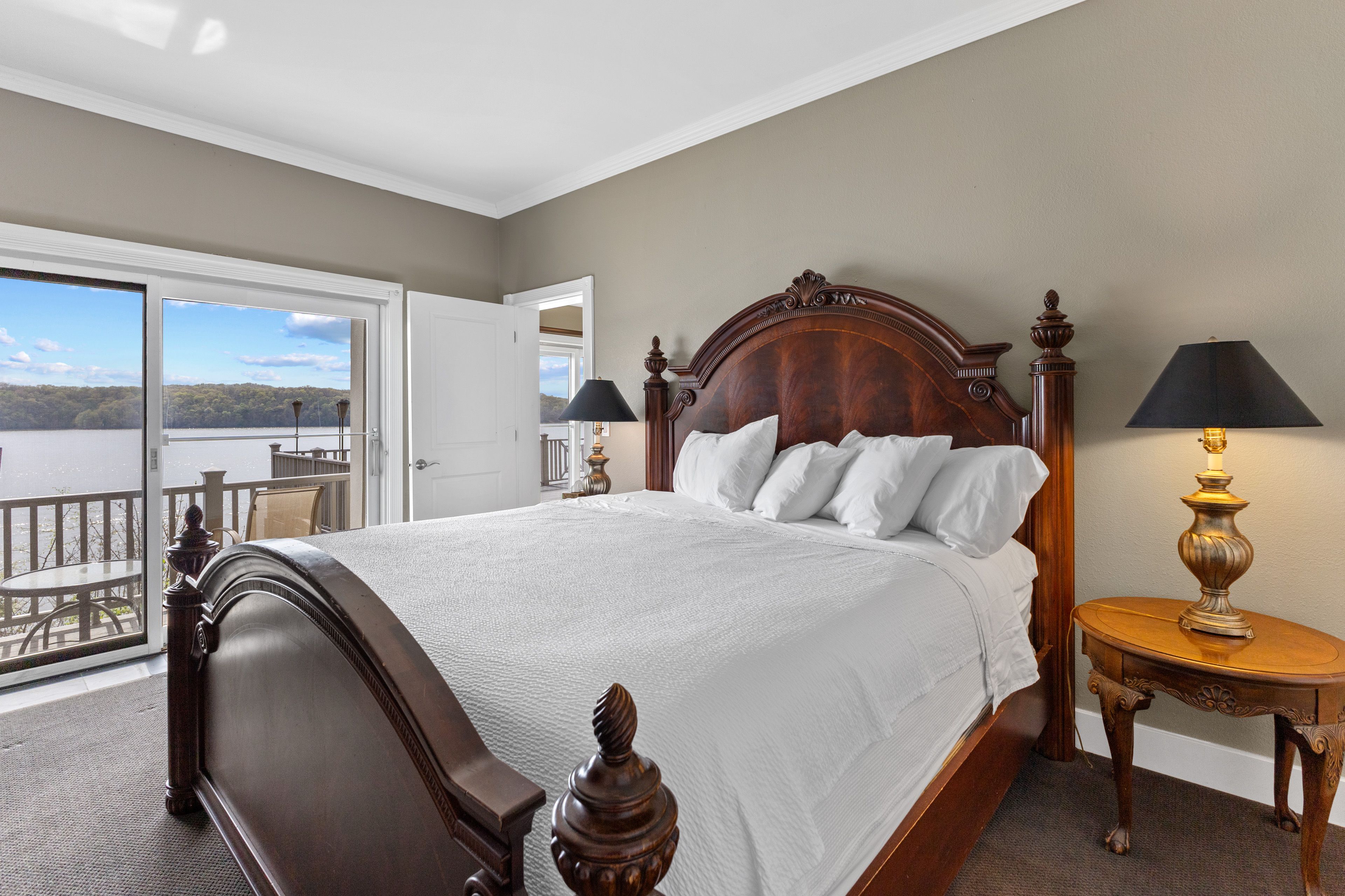 Bedroom 4 | King Bed