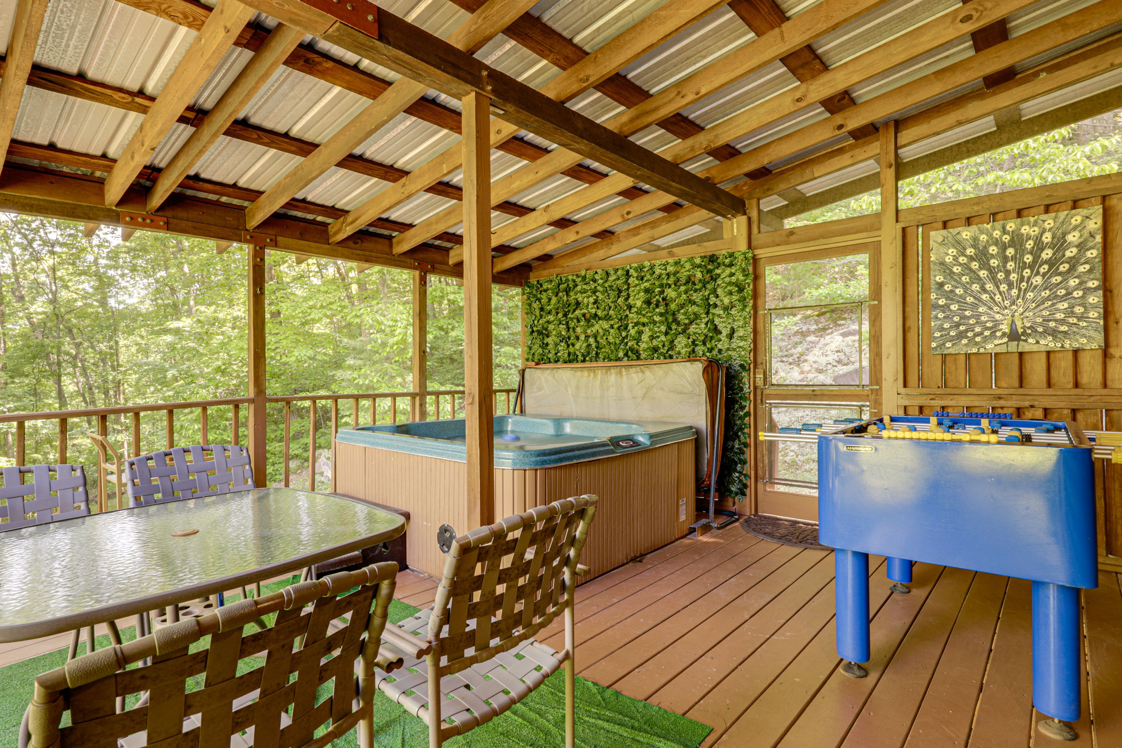 Sevierville Vacation Rental | 3BR | 2BA | 1,092 Sq Ft | Stairs Required