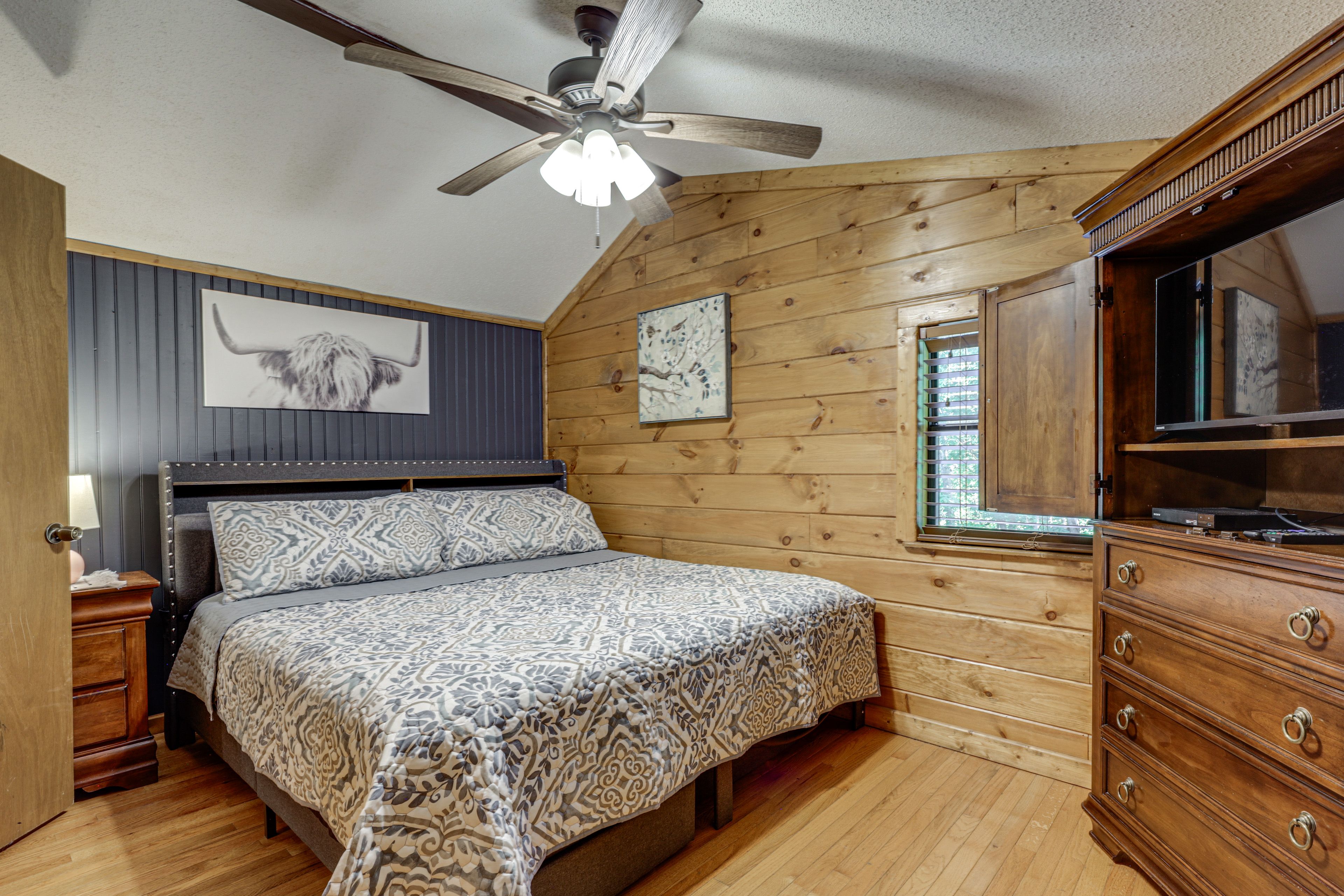 Bedroom 2 | Queen Bed | 2nd Floor