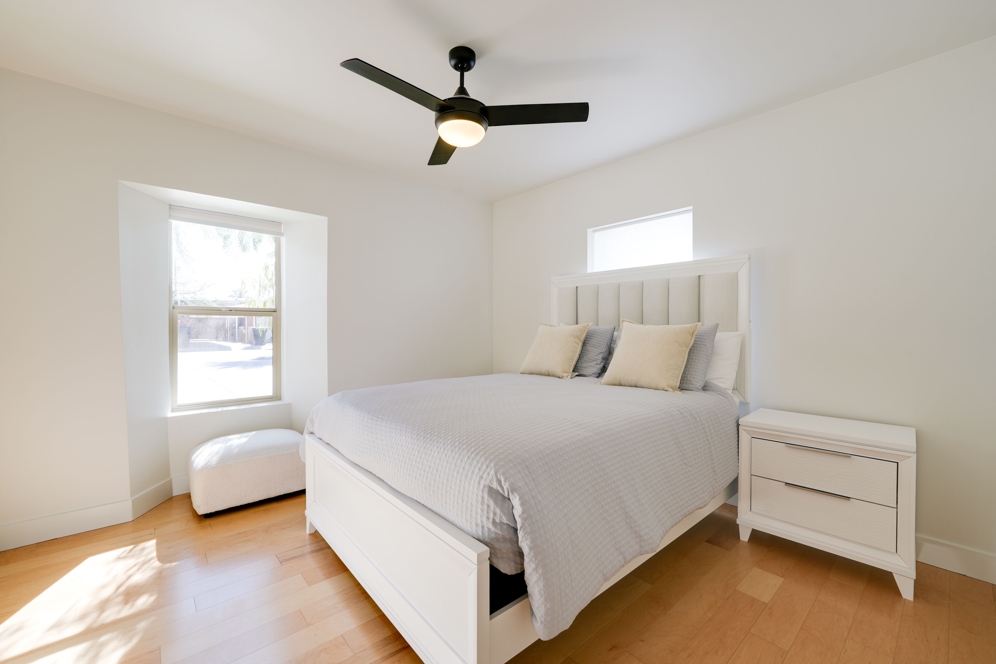 Bedroom 2 | Main House | Queen Bed