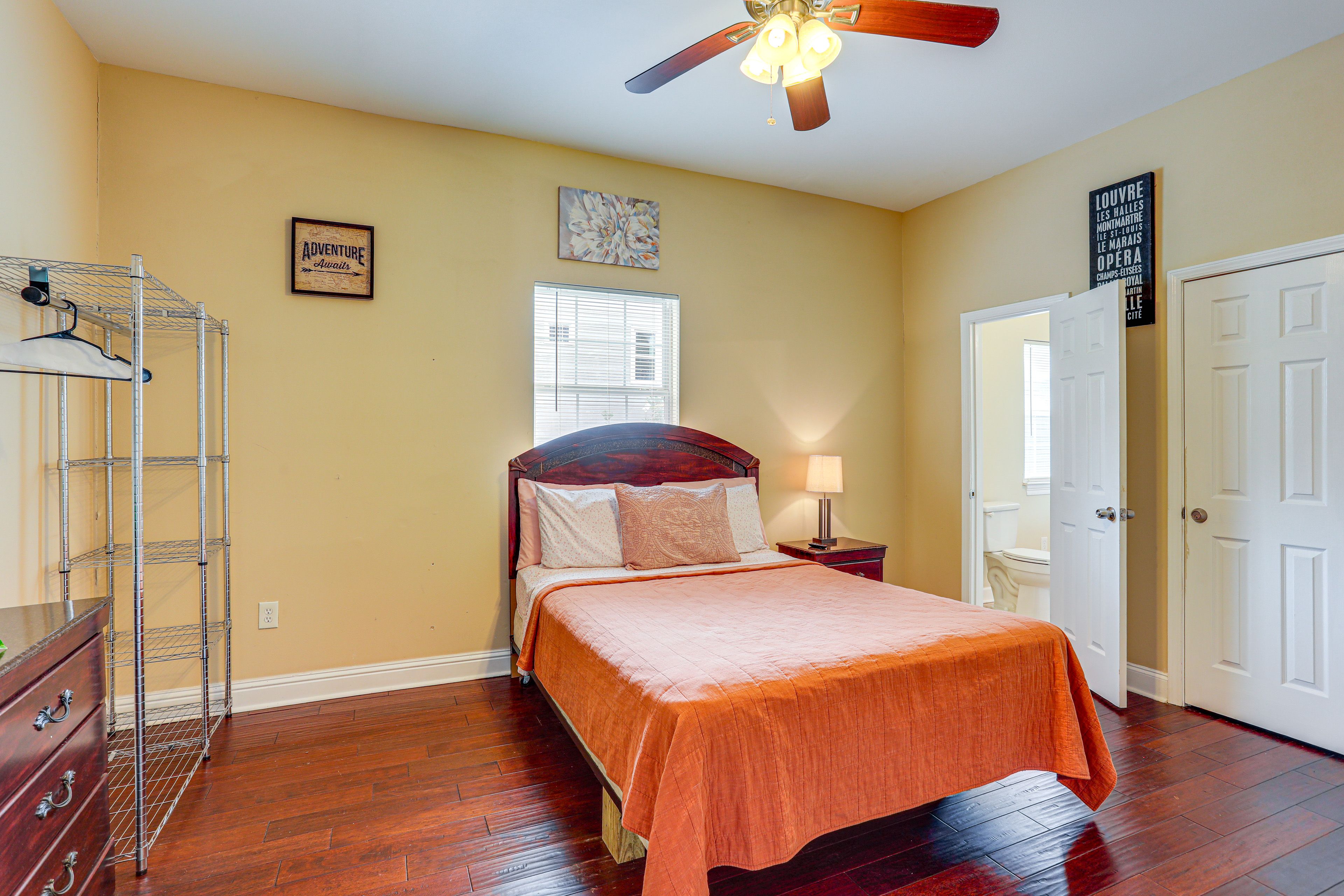 Main House | Bedroom 2 | Queen Bed